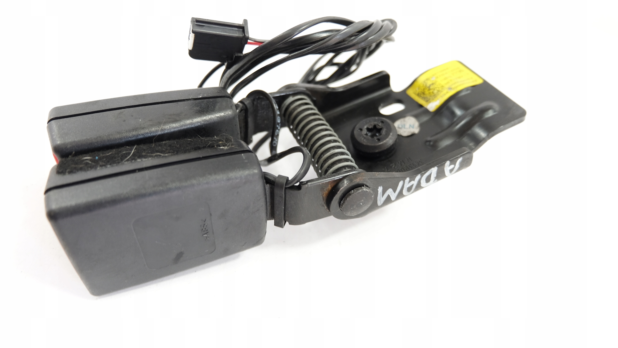 opel ADAM ремень безопасности зад 13357735