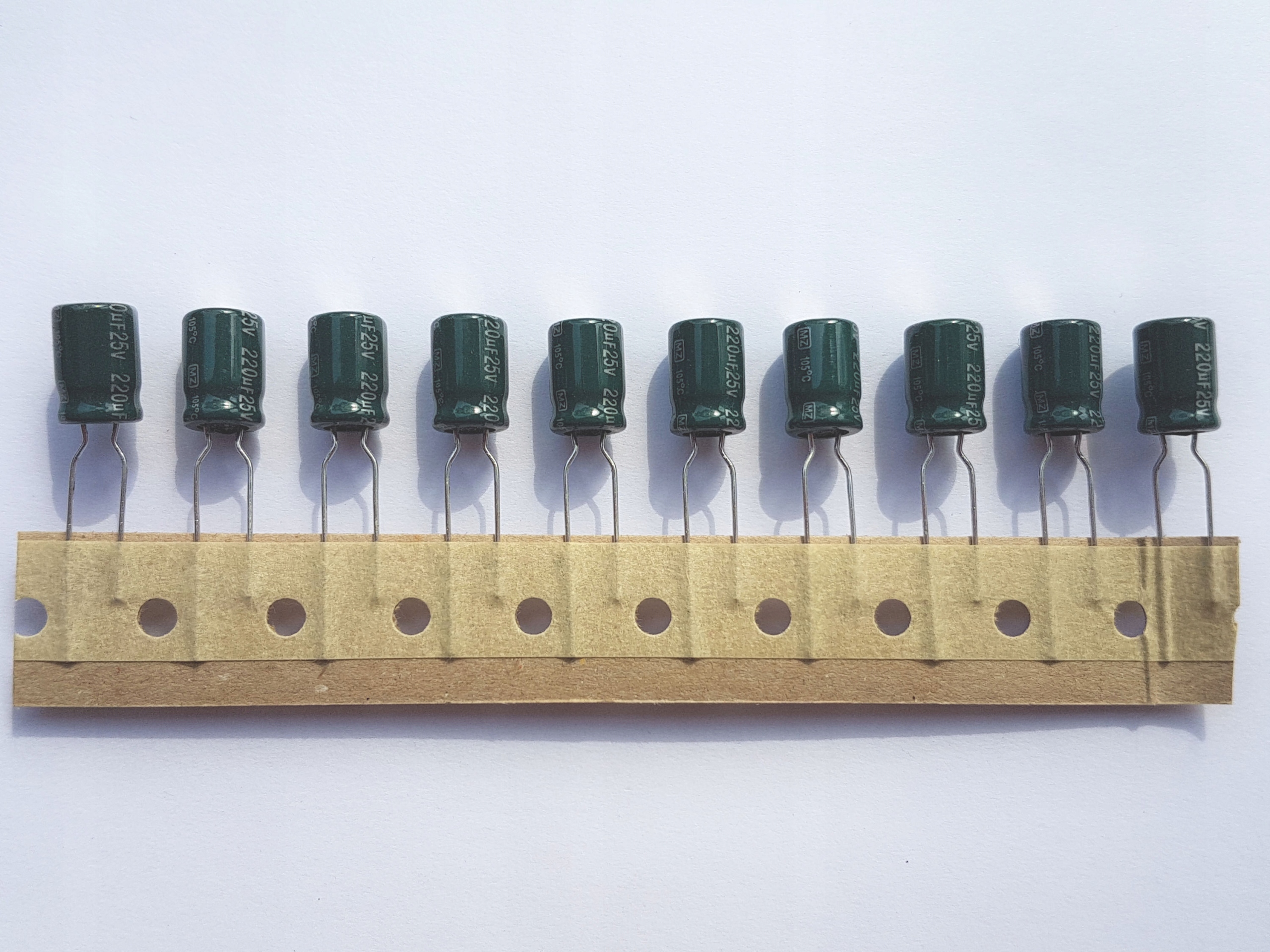 

220uF 25V Mz 105st low esr 8x12mm - 10szt