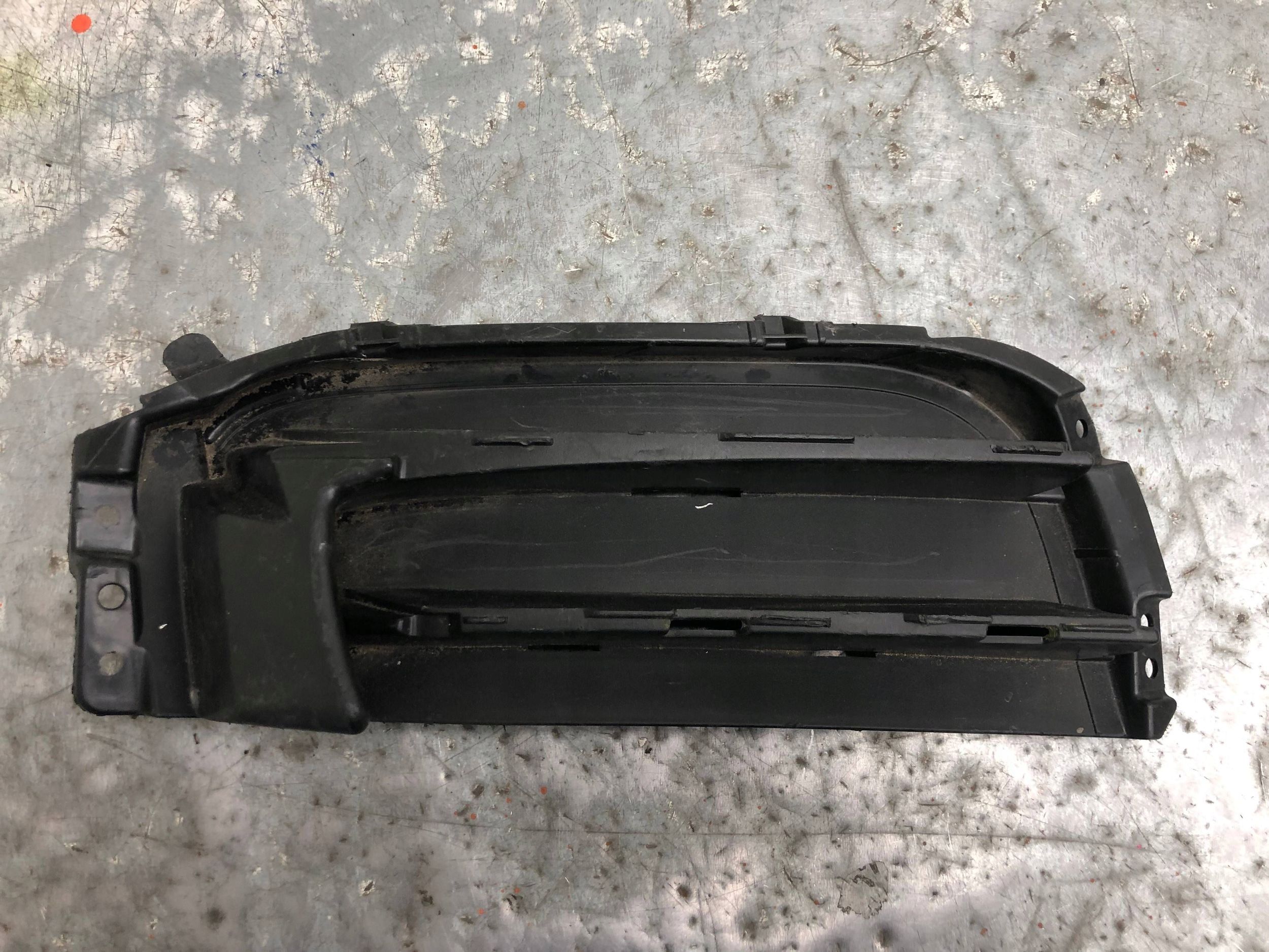 grid of a bumper left front PORSCHE PANAMERA 971 971807485