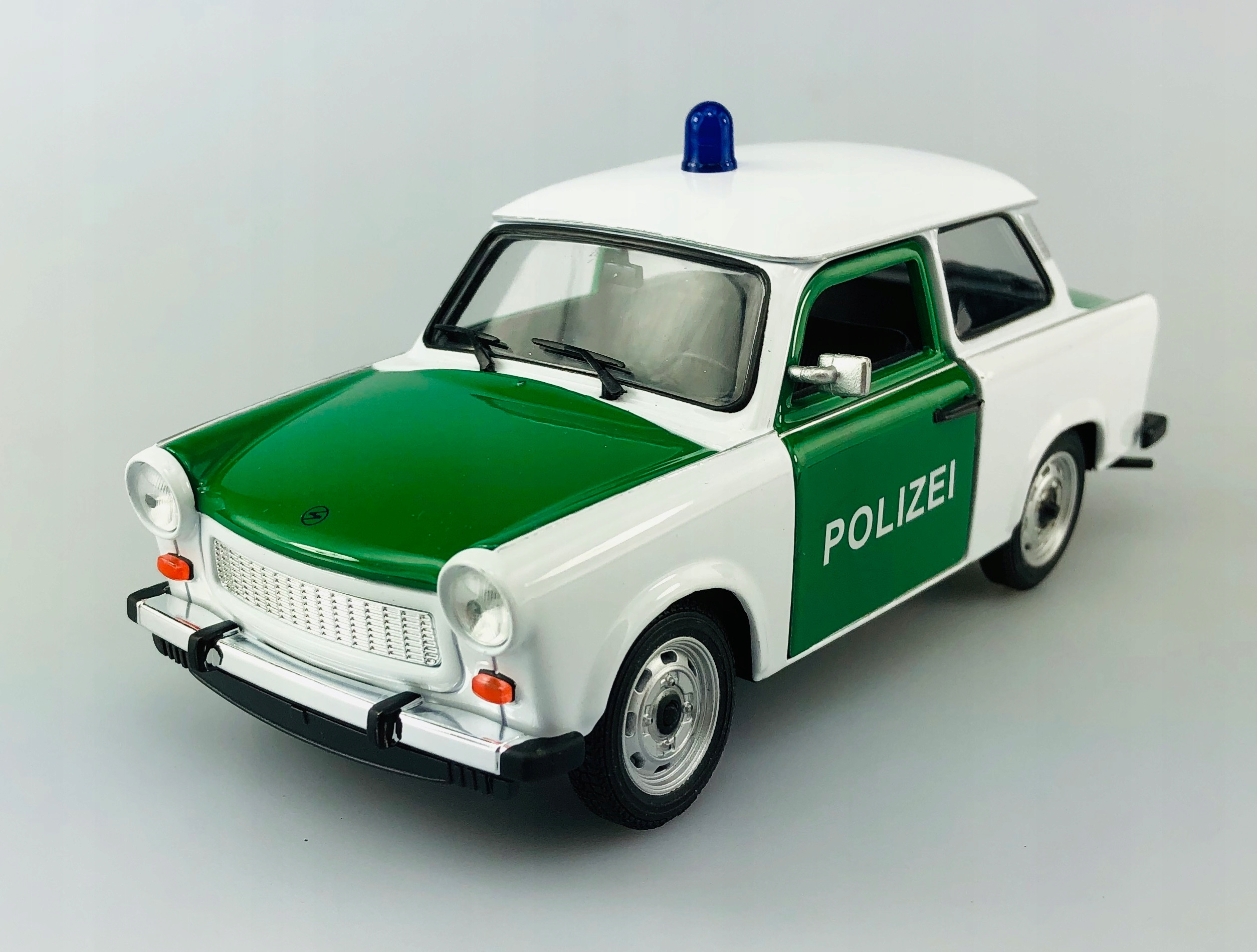 Welly Trabant 601 Policie 1:24 Legendy Prl Nový Kovový Model