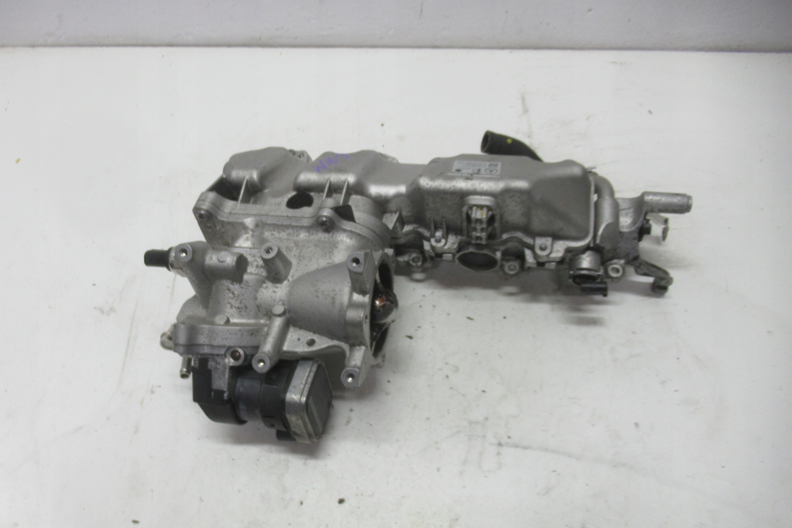 MERCEDES W169 2.0 CDI intake manifold A6400901537