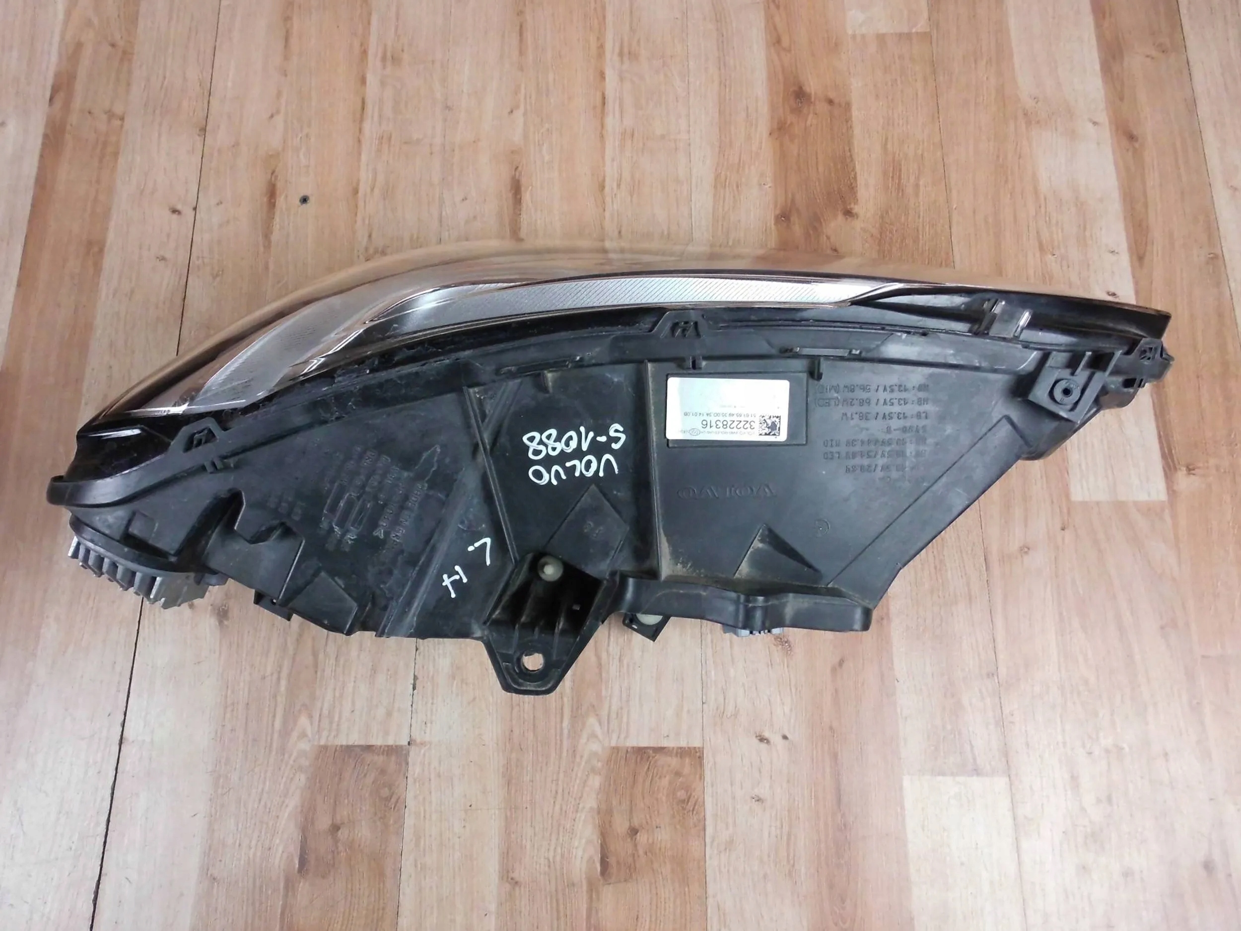 Volvo S90 V90 II 2017+ light left front front