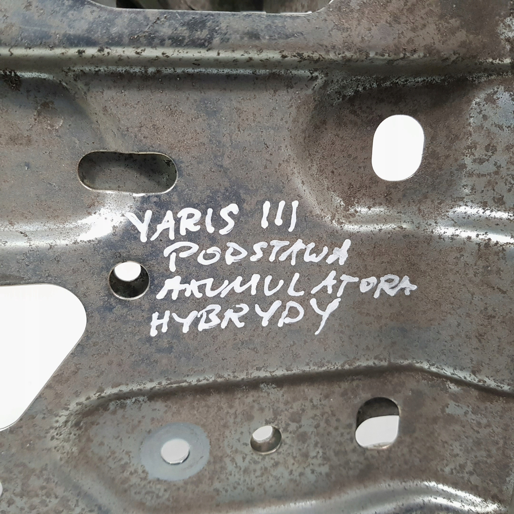 PODSTAWA AKUMULATORA TOYOTA YARIS III HYBRYDA Typ samochodu Samochody osobowe