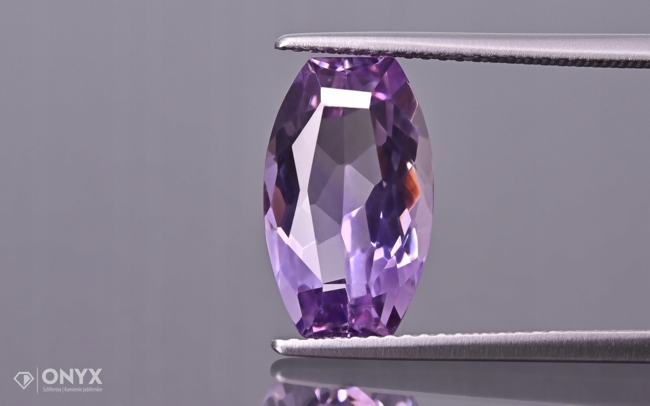 Ametyst fazetovaný nepravidelný 14x8,5 mm