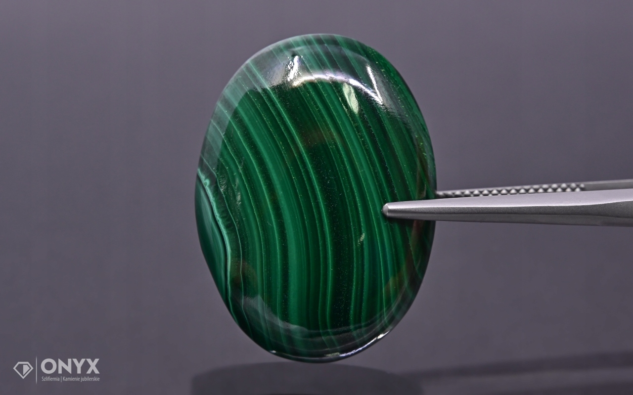 Malachit kabošon ovál 30,5x22,5 mm