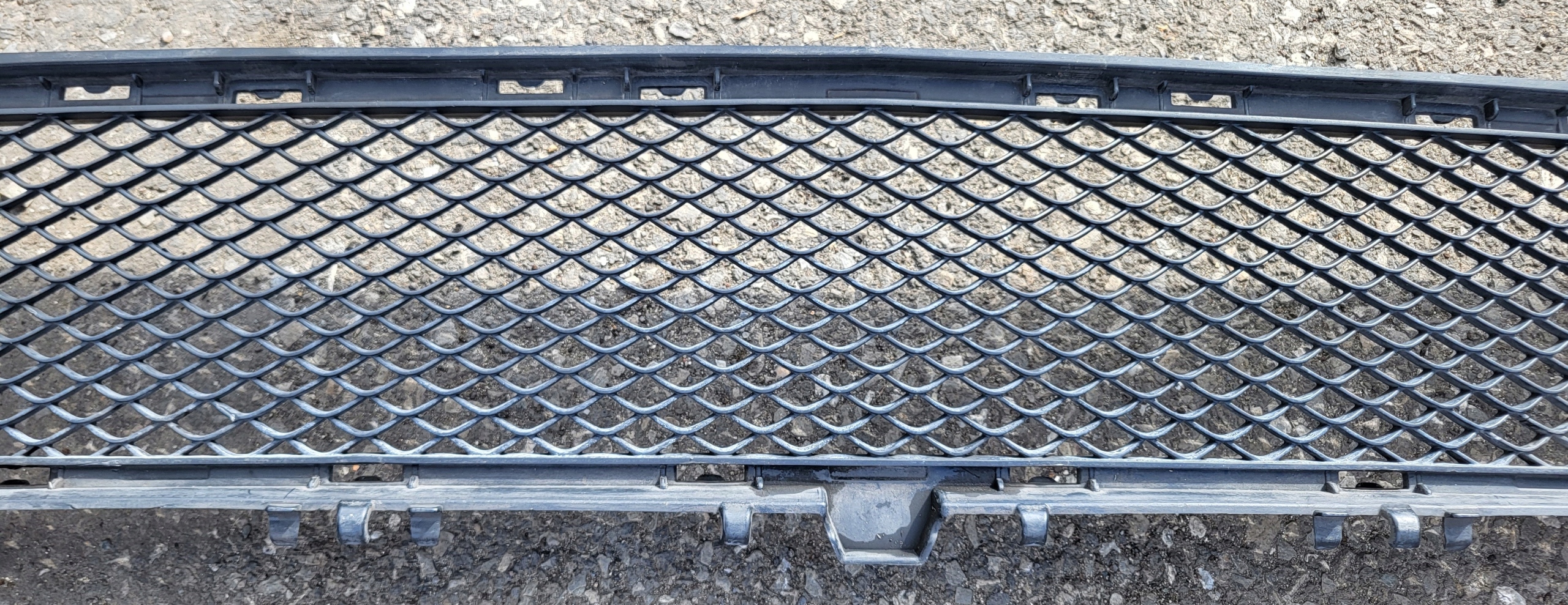 grill grille central of a bumper front grid MERCEDES GLA W156 ORYINAL