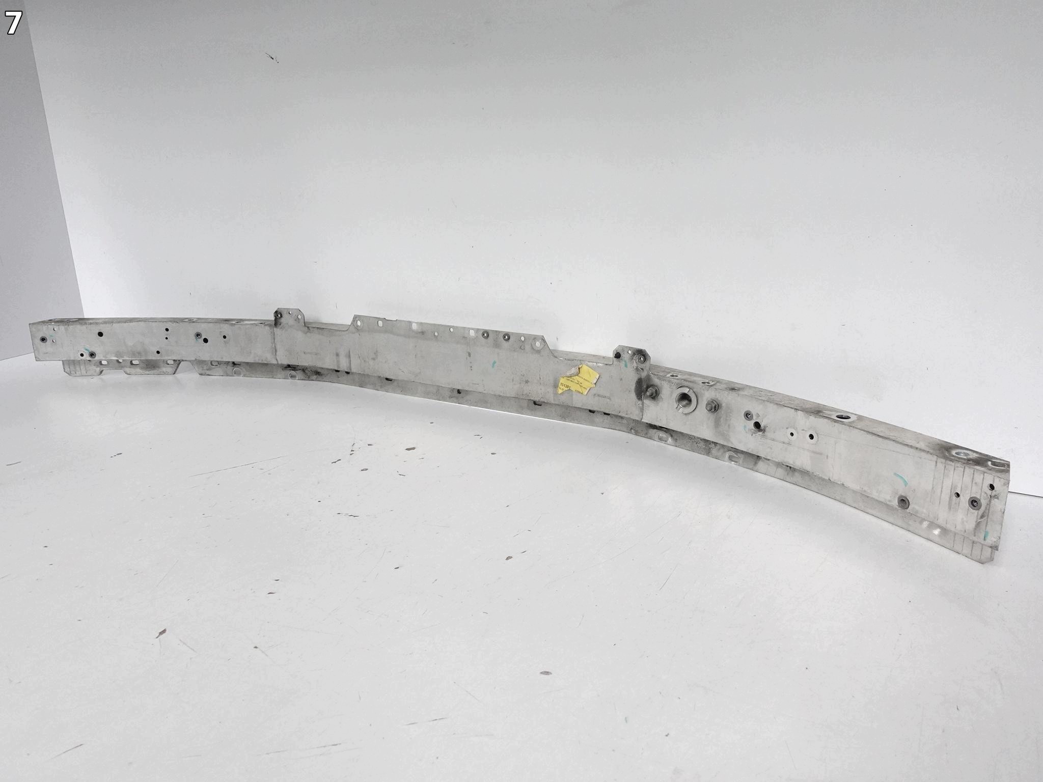 MERCEDES E-KLASA W213 S213 GLC X253 C253 sider console W bumper front
