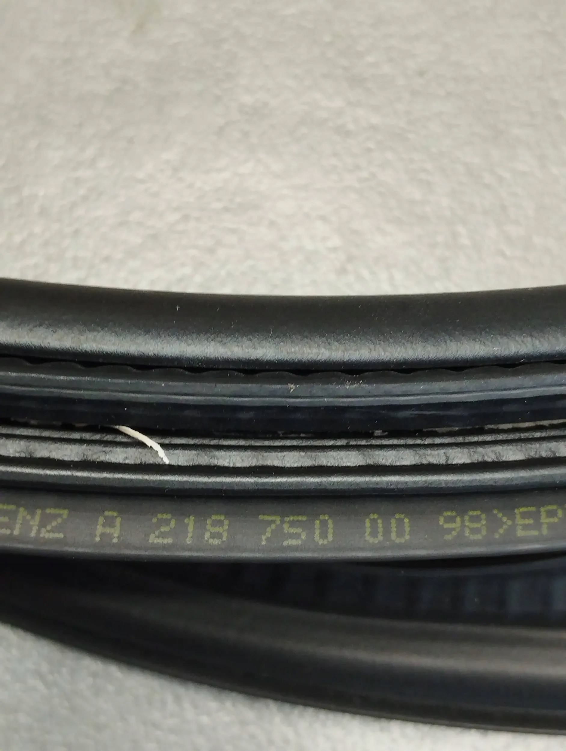 Mercedes-Benz CLS C218 Joint du capot Arrière