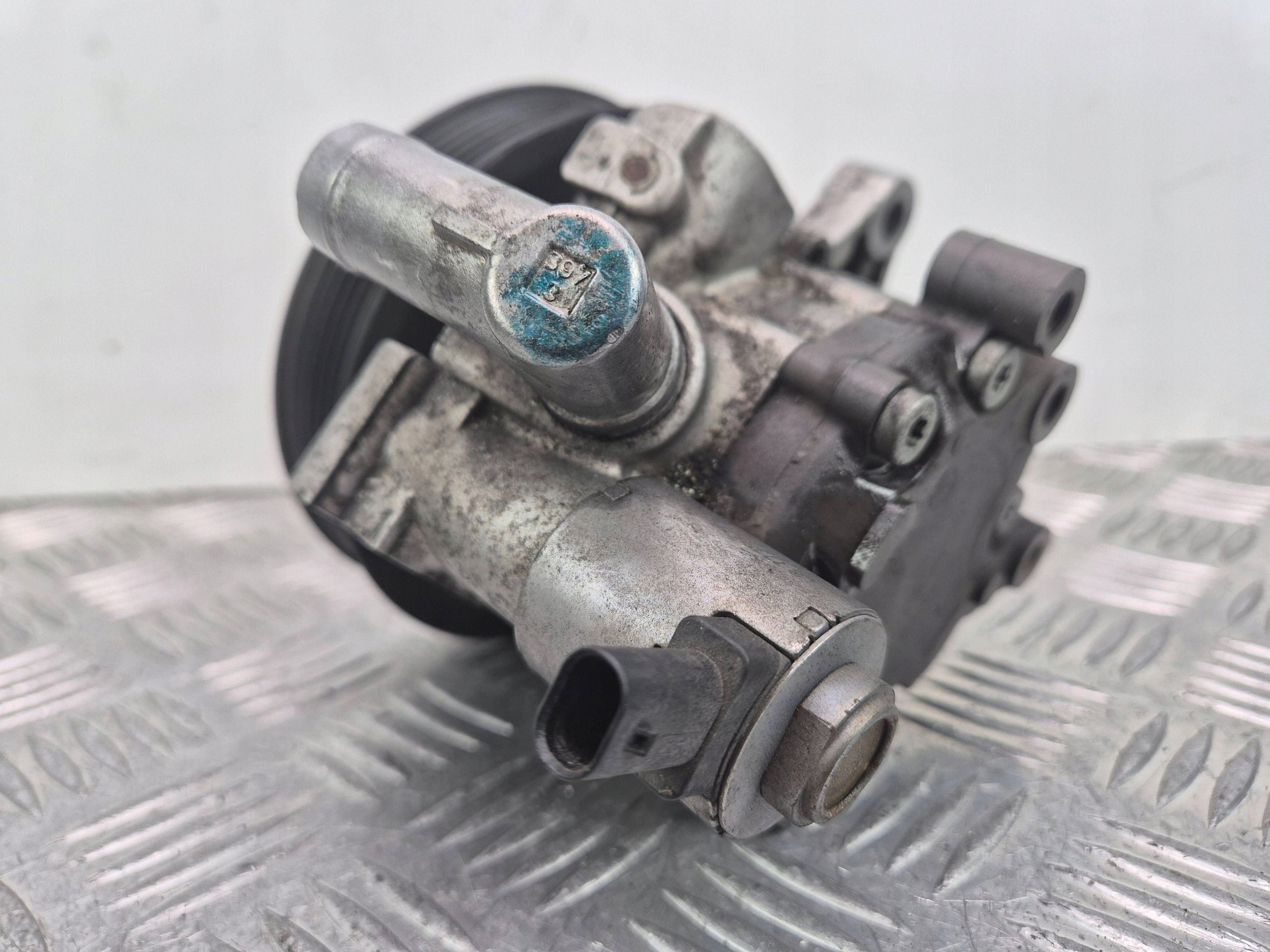 Mercedes E250 CGI W212 servo pump A0064667501