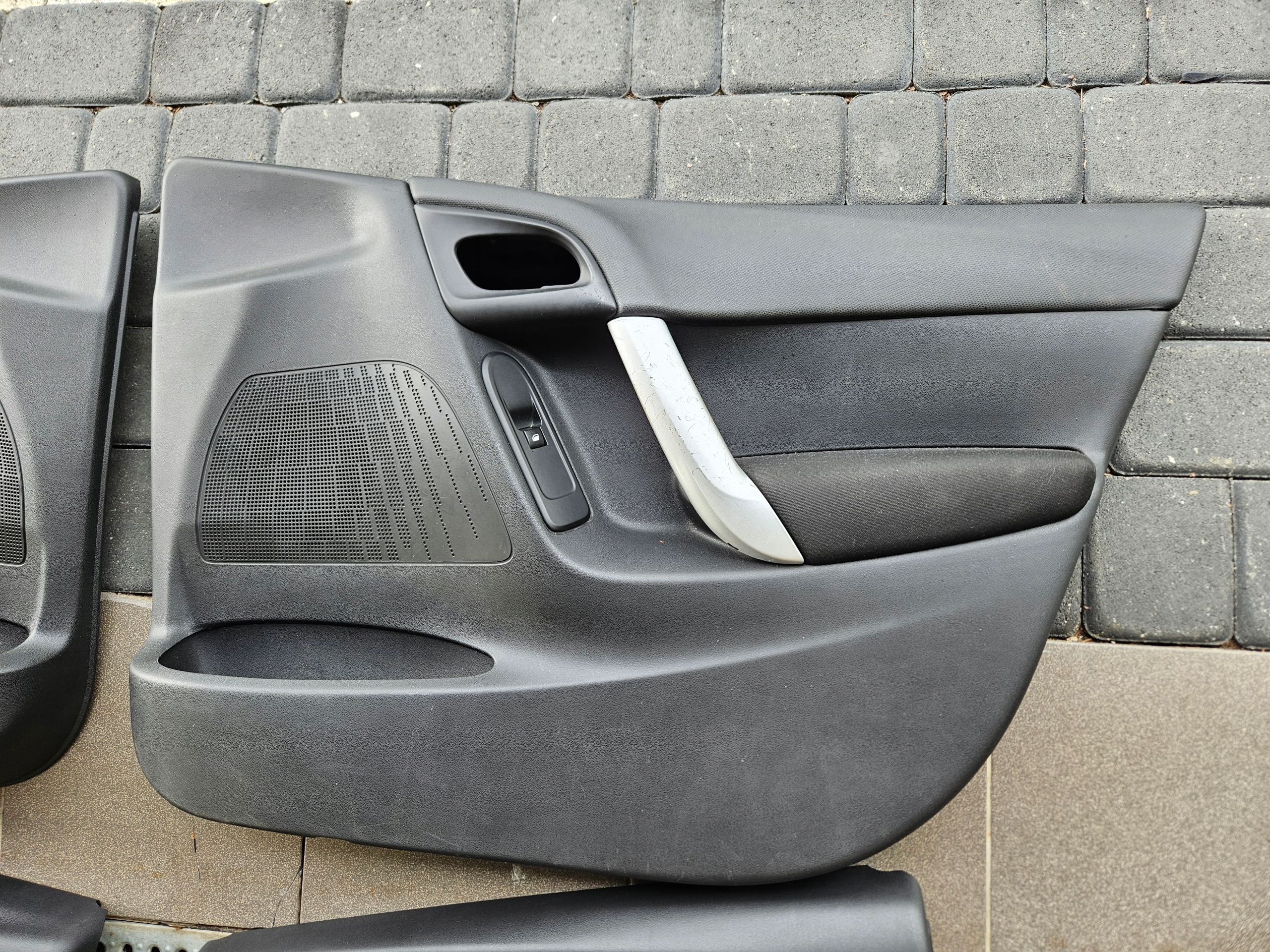 upholstery side for door CITROEN C3 II 2010
