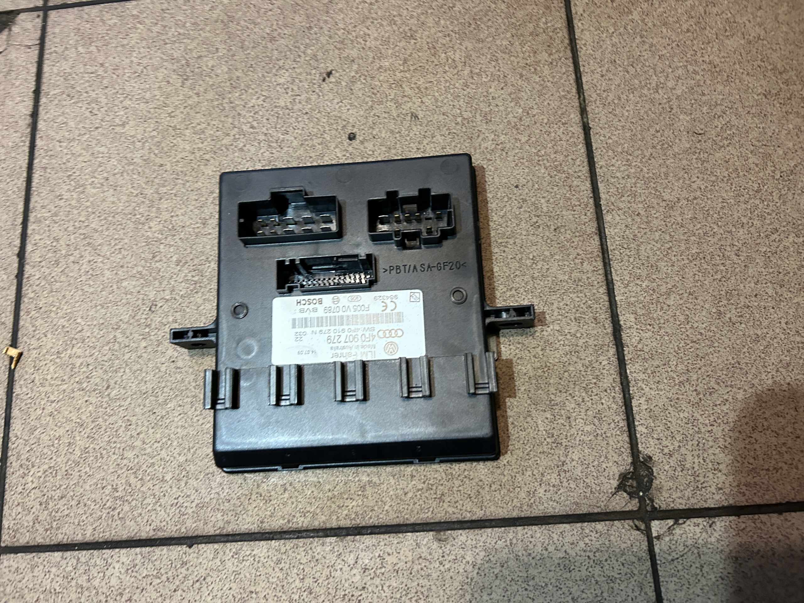 MODUŁ STEROWNIK ŚWIATEŁ AUDI A6 C6 LIFT 08-11