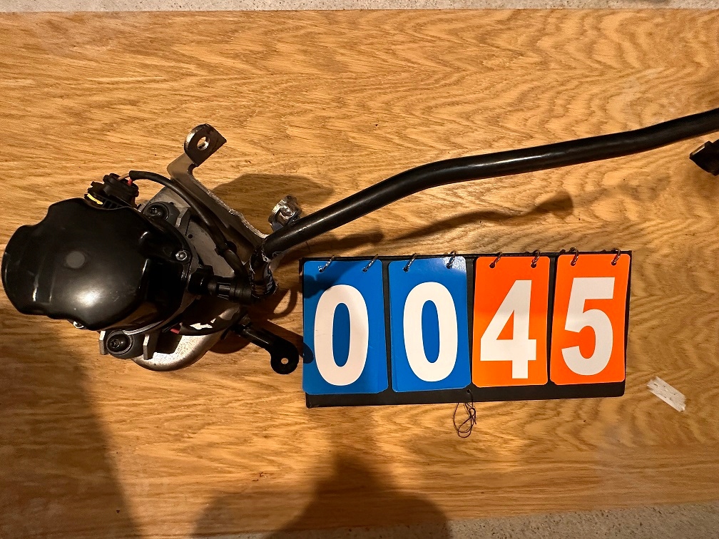 MERCEDES GLE GLC POMPA PODCIŚNIENIA A0004306132 Producent części Mercedes-Benz OE