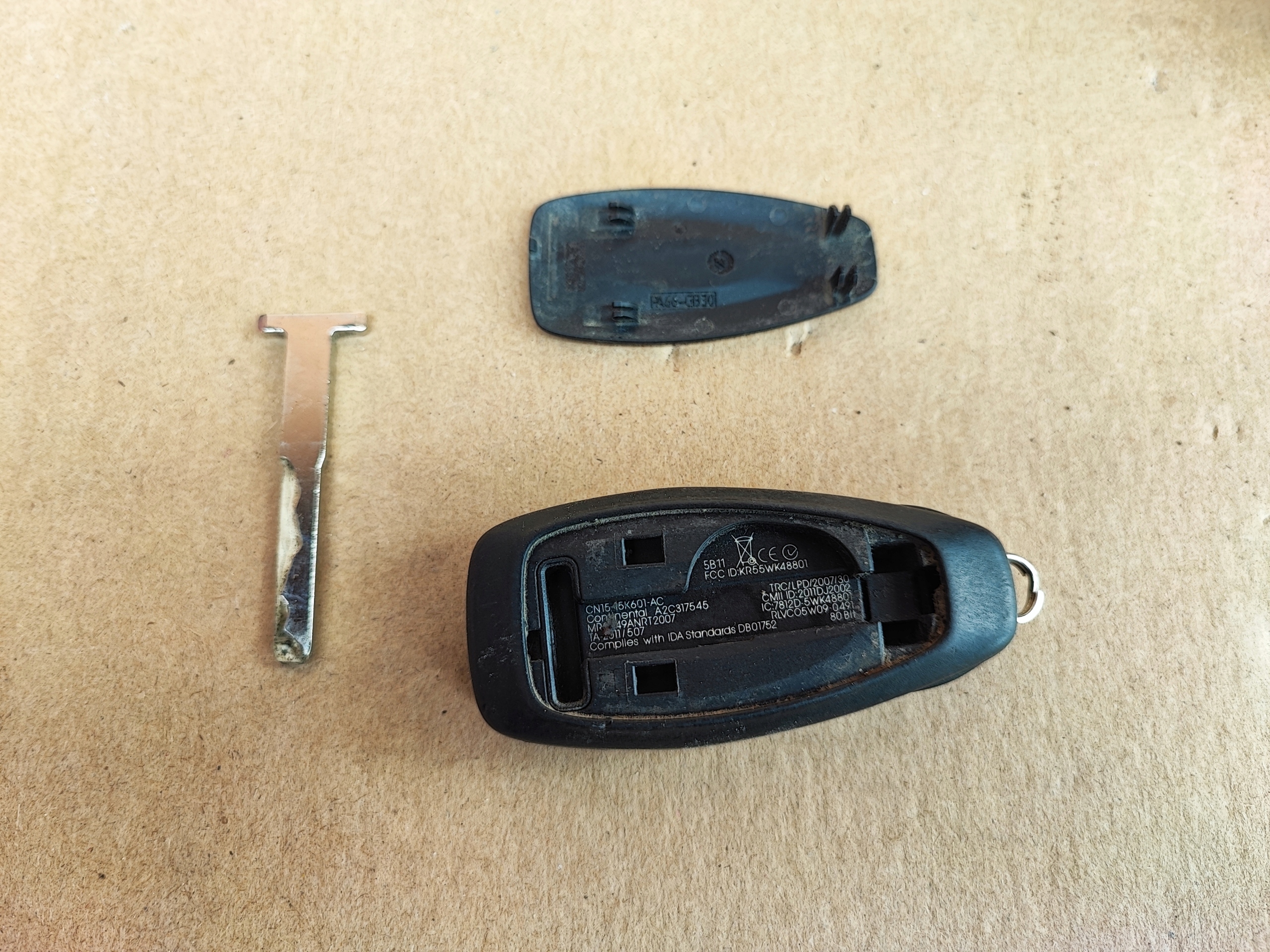 Ford Ecosport 2015r kluczyk pilot keyless Numer katalogowy części CN15-15K601-AC