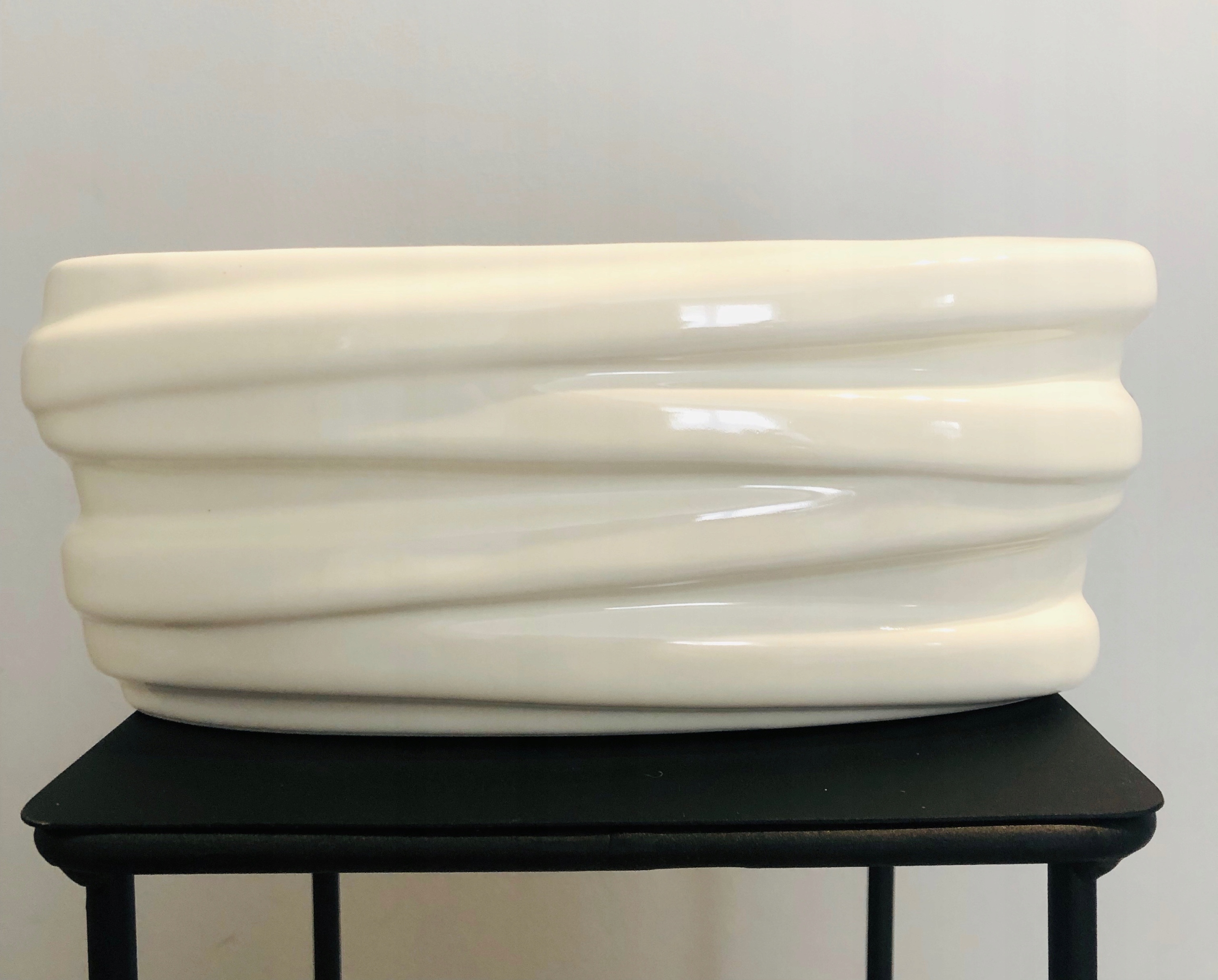 

Osłonka ceramiczna biała Paski Małe