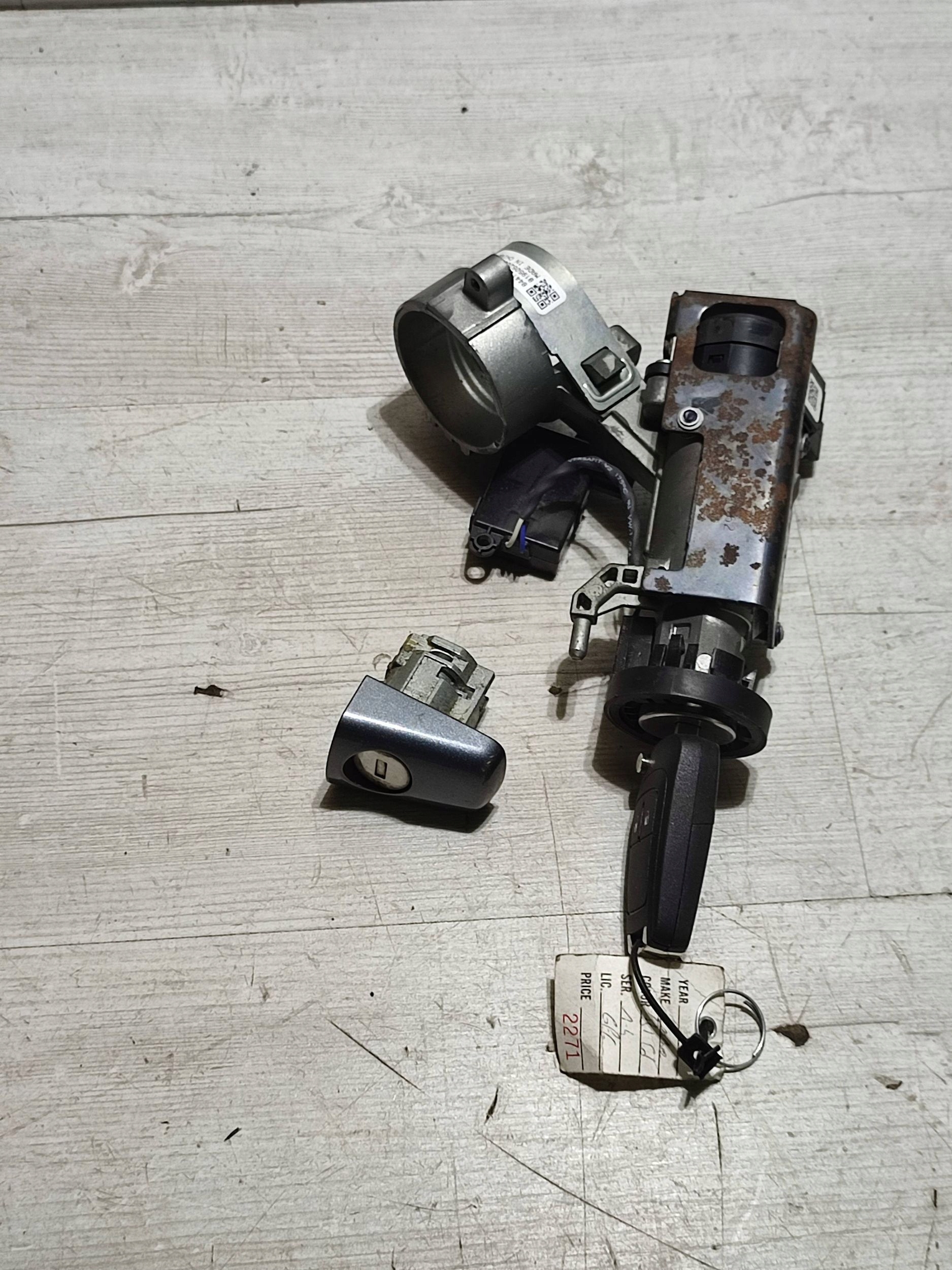 Opel Corsa E 2018 ignition key lock cylinder