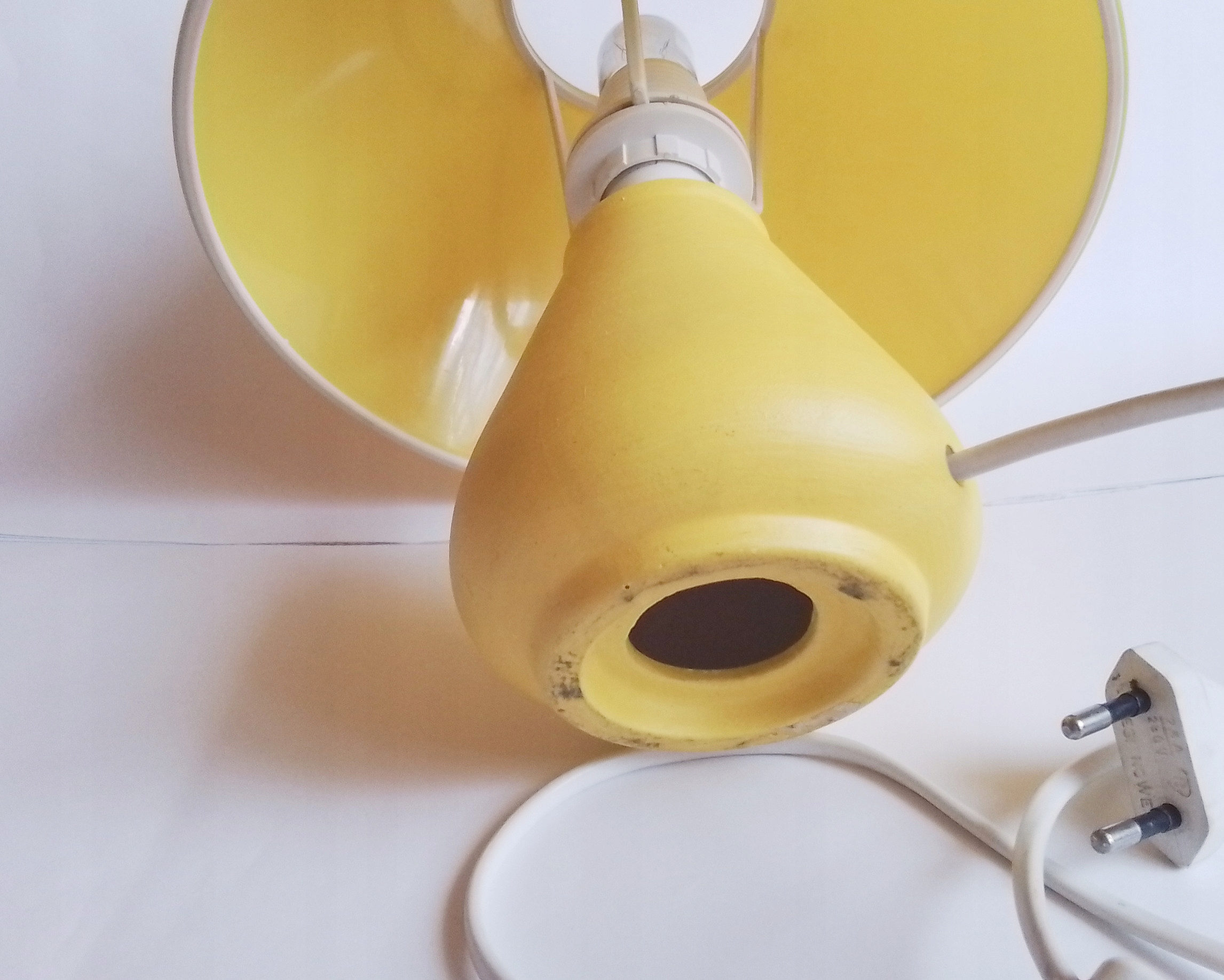 Żółta słoneczna lampka Marka bez marki