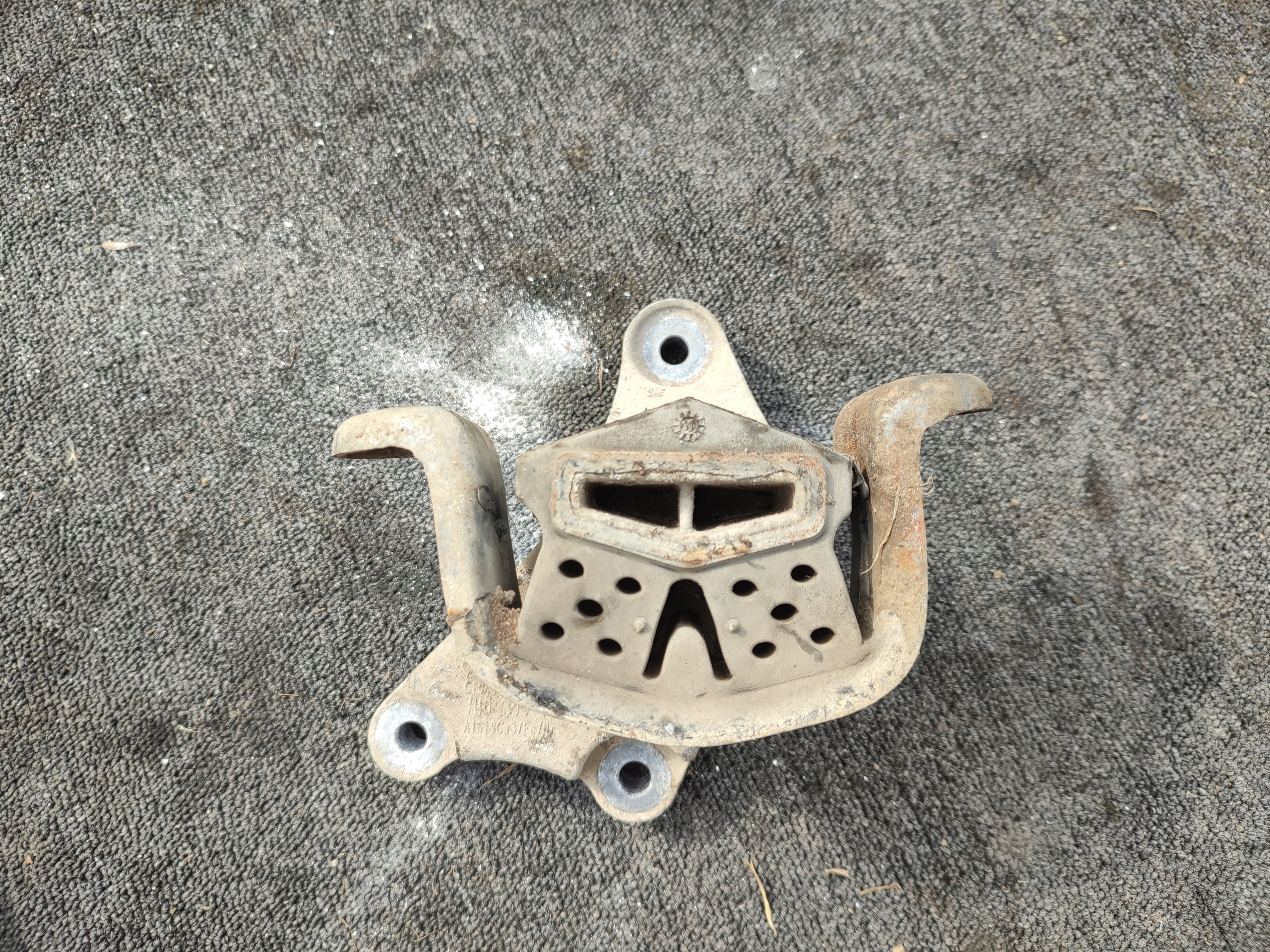 holder gearbox mount VOLKSWAGEN T5 1.9 TDI 7H0399151C