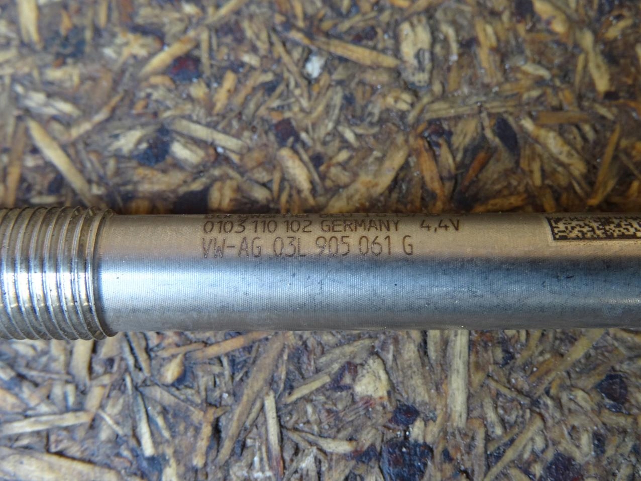 AUDI A4 B8 8K A5 8T 2.0 TDI ŚWIECA ŻAROWA 03L905061G Numer katalogowy części 03L905061G AUDI A4 B8 8K A5 8T 2.0 TDI