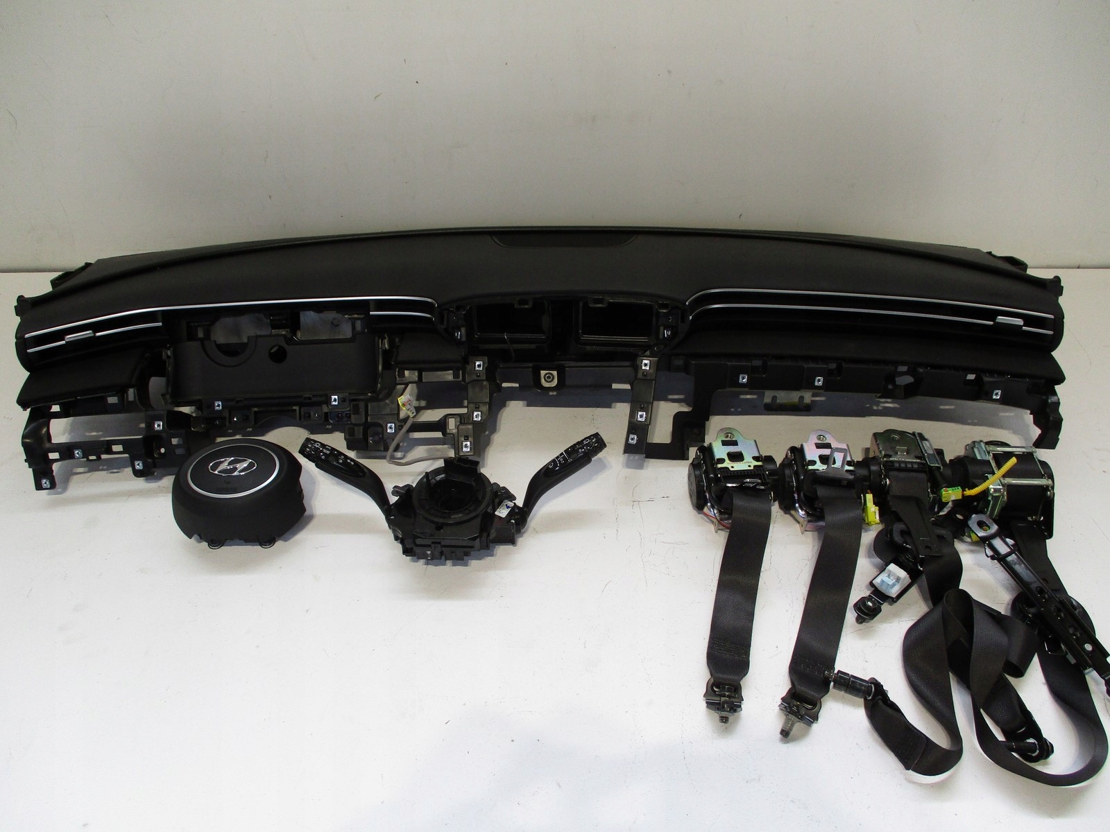 Konsola pulpit deska HYUNDAI TUCSON IV 21R Producent części Hyundai OE