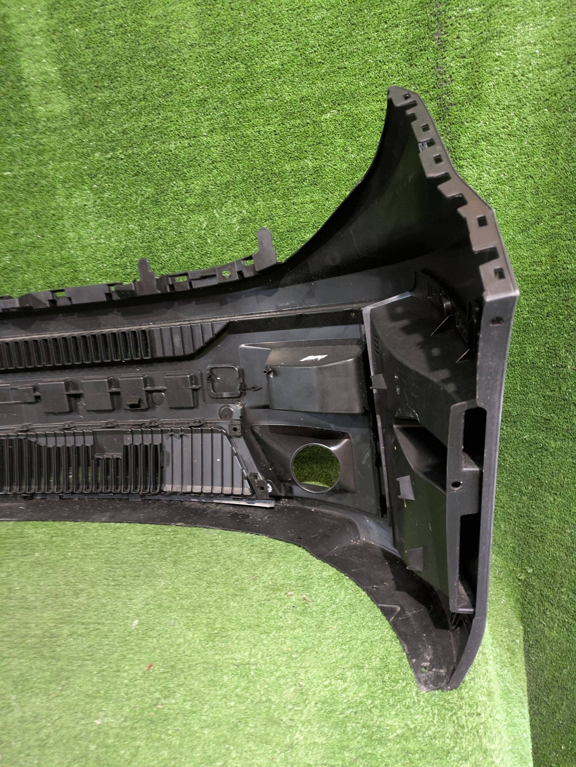 front bumper front RENAULT MASTER IV 24- LIFT NR.Z9560