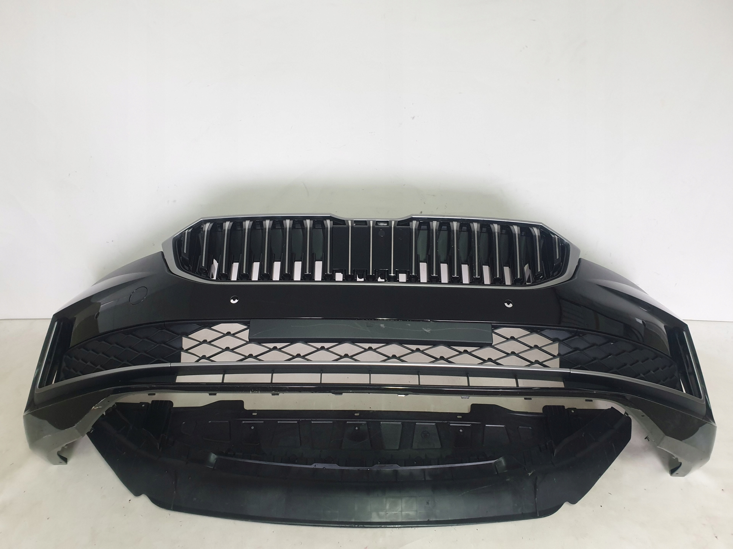 SKODA SUPERB IV 3P0 23-> bumper front front 4 x PDC cover 3P0807221