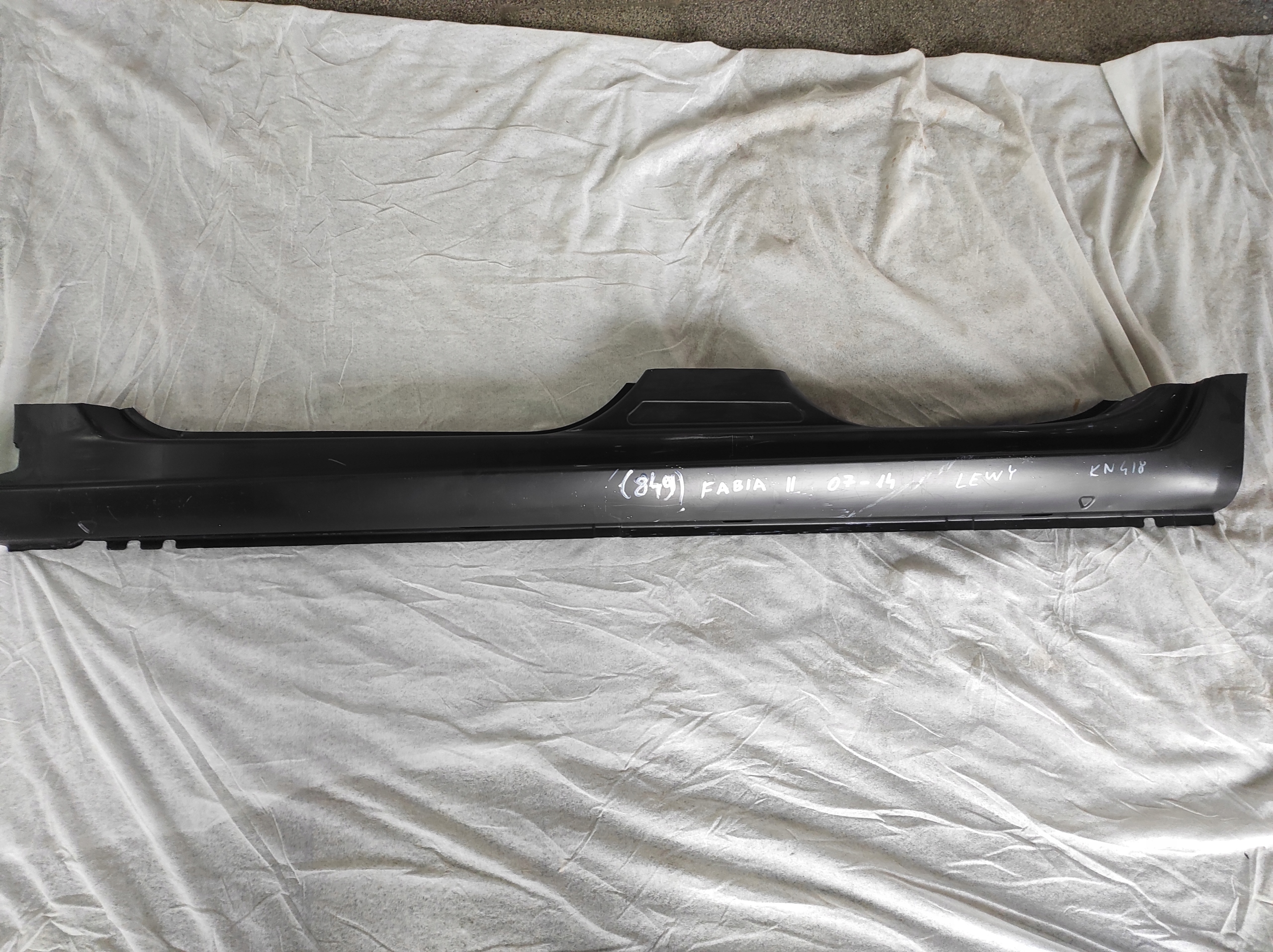 Skoda Fabia 2 II próg lewy