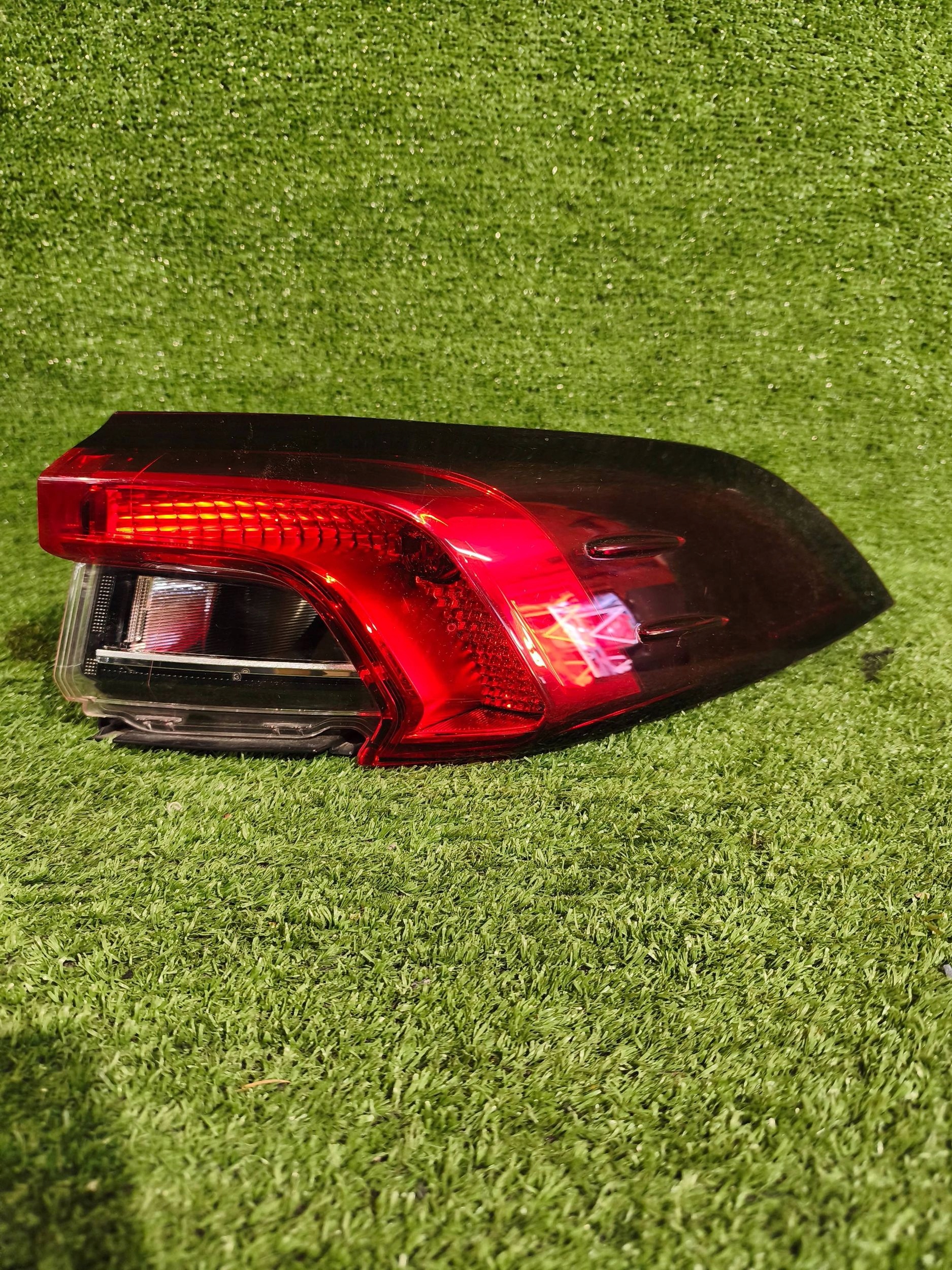 light rear rear part right TOYOTA COROLLA E21 sedan NR.151