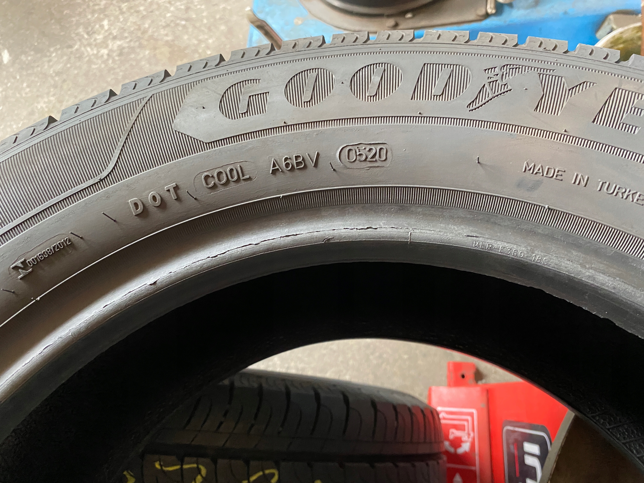 2 tyres summer 215/65R16C Goodyear EfficientGrip Cargo as new