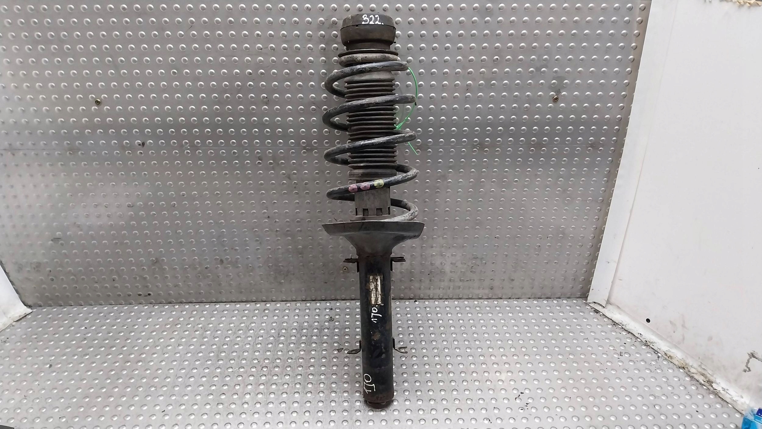 shock absorber left right front 1J0413031T VW GOLF IV LEON and OCTAVIA and A3 8L
