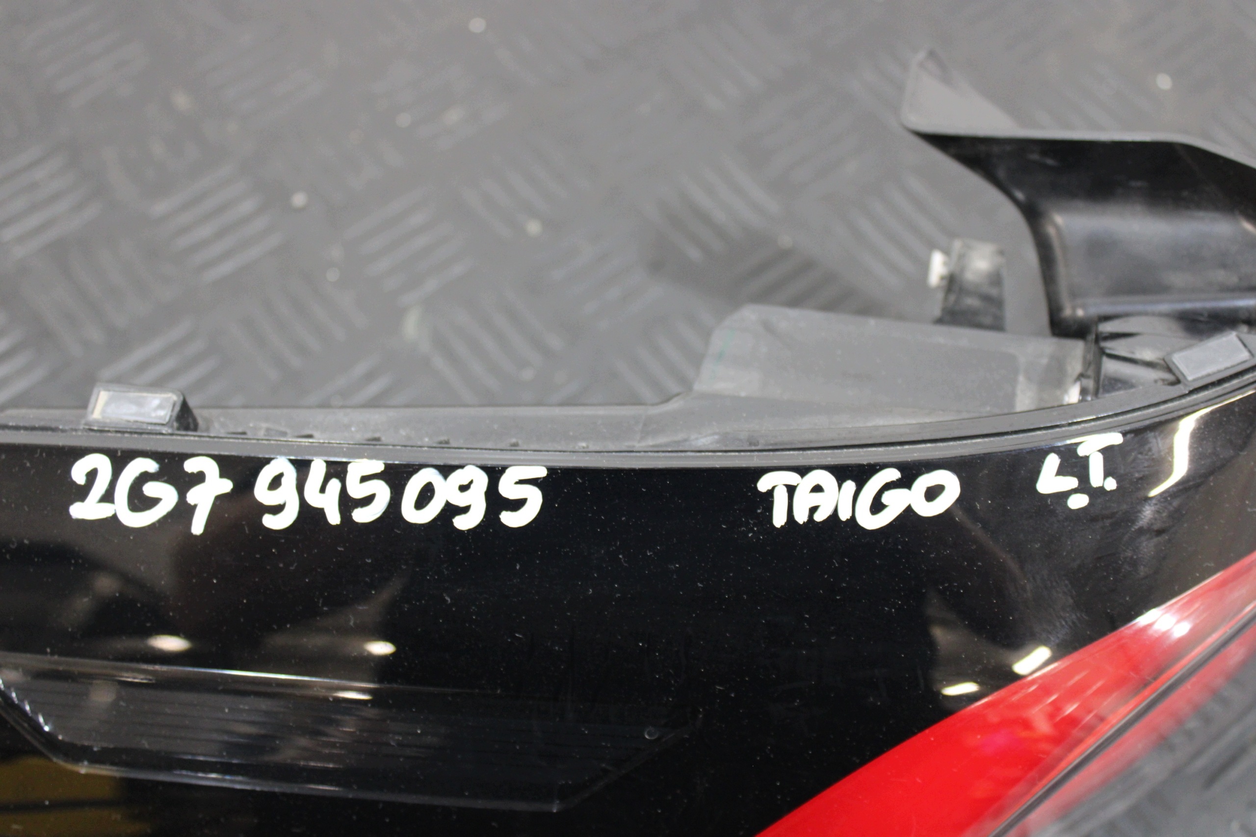 light left rear part rear 2G7945095 VW TAIGO 2G7 R-LINE