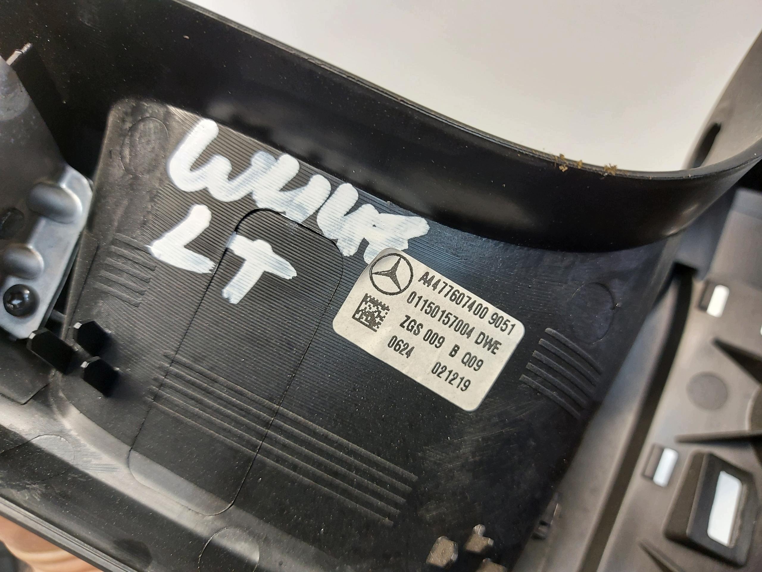 Mercedes w447 Vito V220d handle inner door left rear part a4477607400