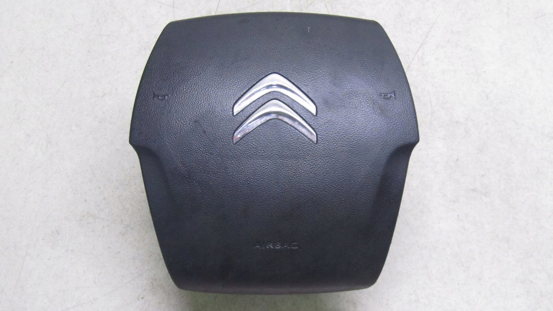 021/168 - CITROEN C4 II Picasso подушка безпеки водія 13-
