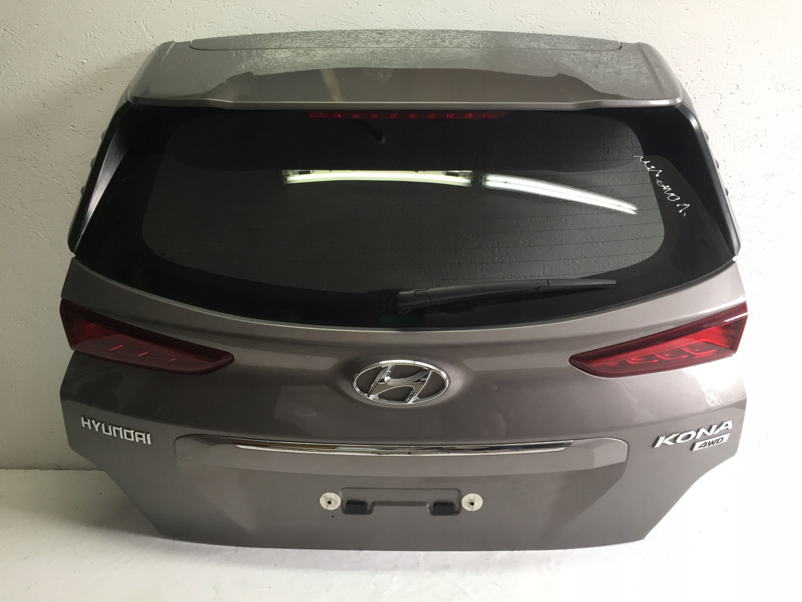 KLAPA BAGAŻNIKA HYUNDAI KONA 17- KOLOR V5N