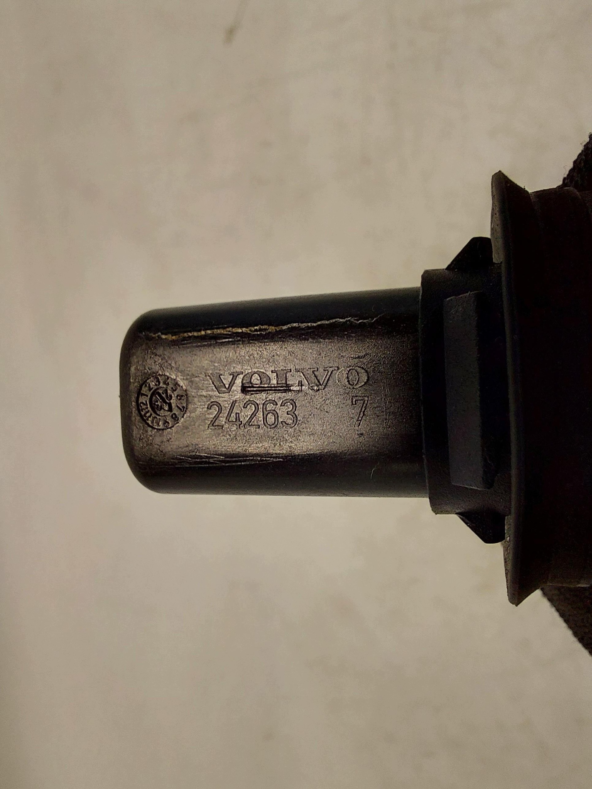 Volvo XC40 Lift Recharge tip bonnet upper 24263