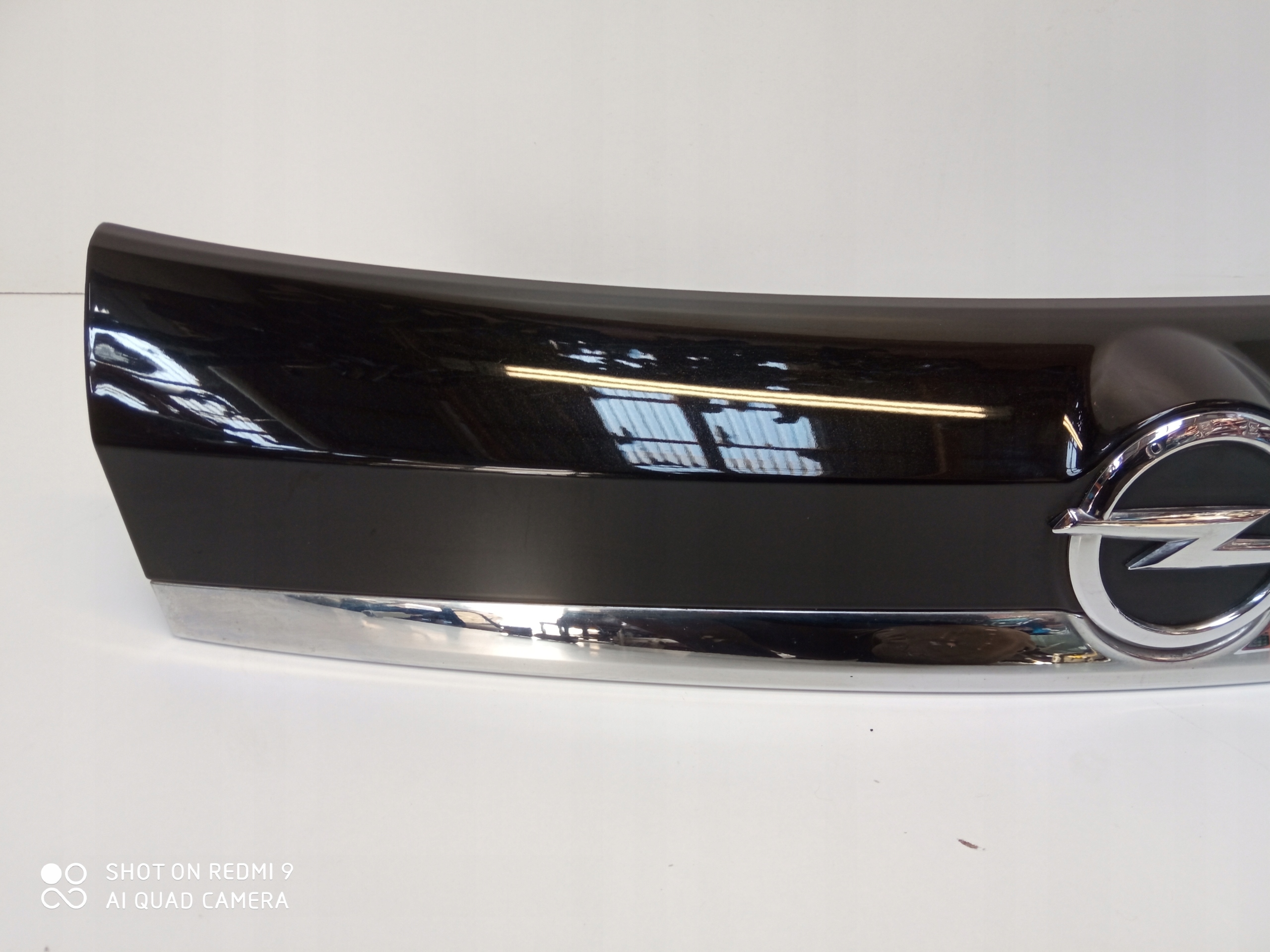 OPEL MOKKA MOKKA X cap bonnet below KAMERE logo