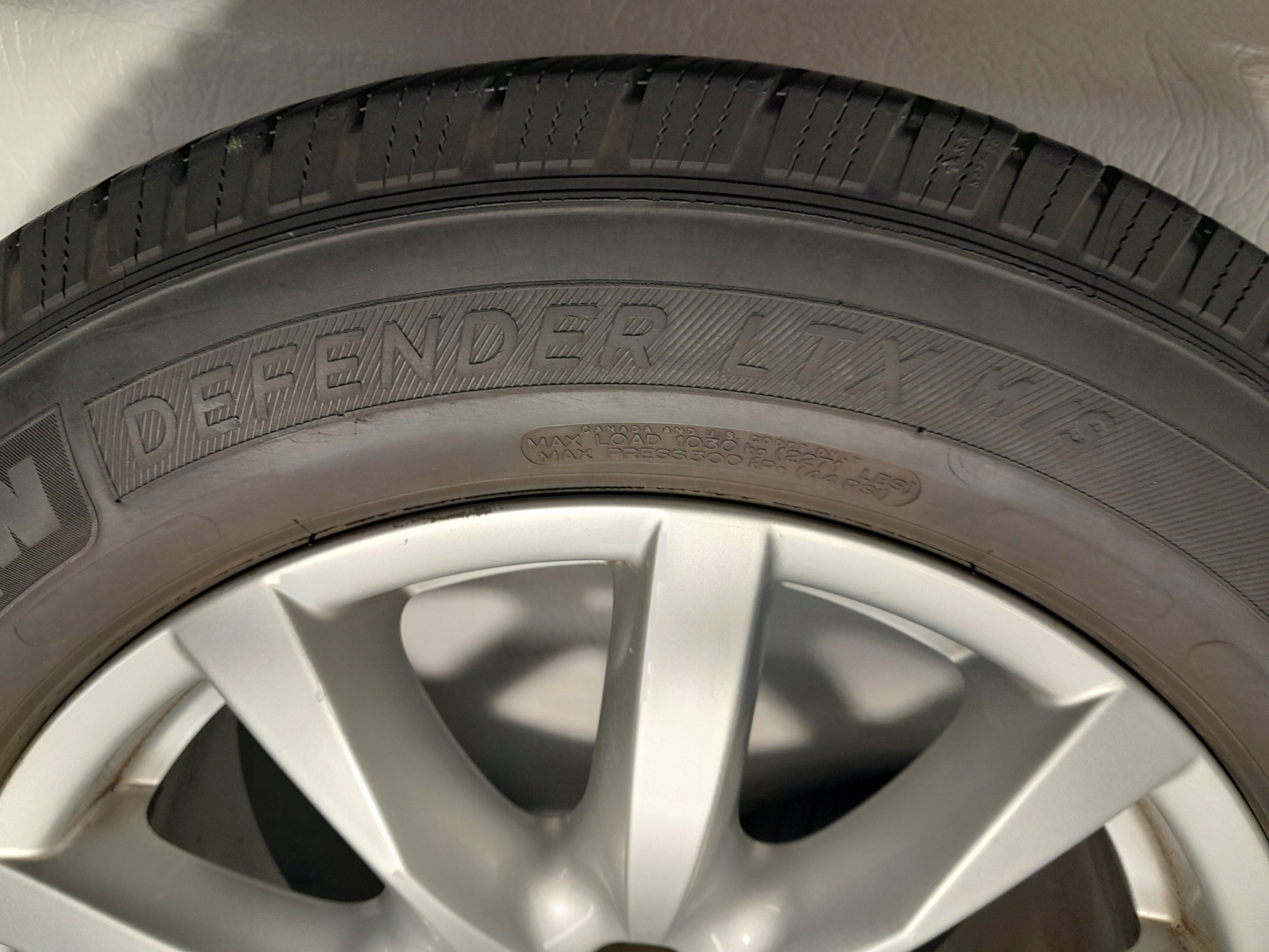 PORSCHE CAYENNE 7P5 discs tyres 18" CALI KOMPLET