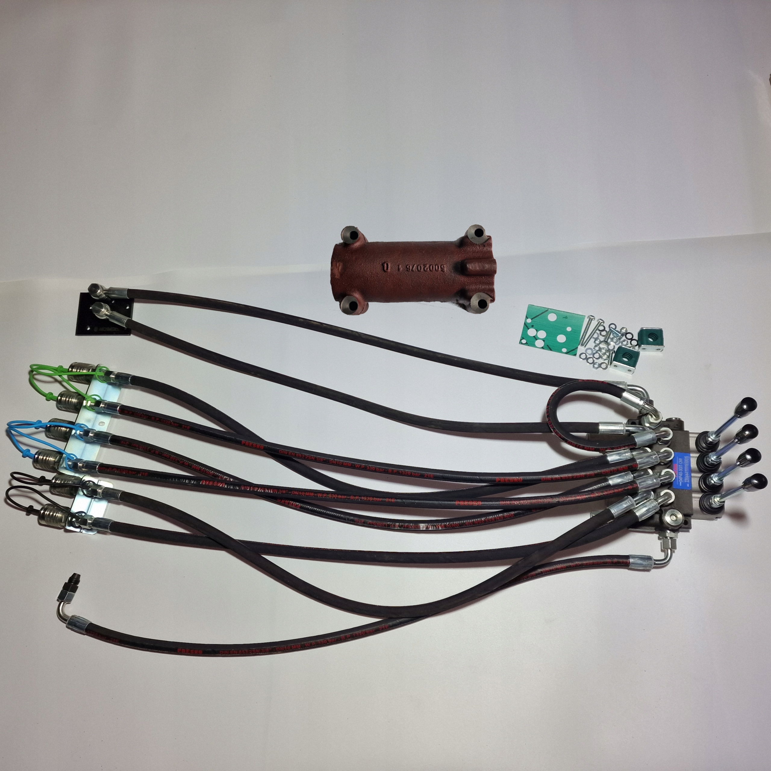 Sada Rozdělovače 4 Sekcí Ursus C-330 Pro Blatník, Zvedací Válec Sada