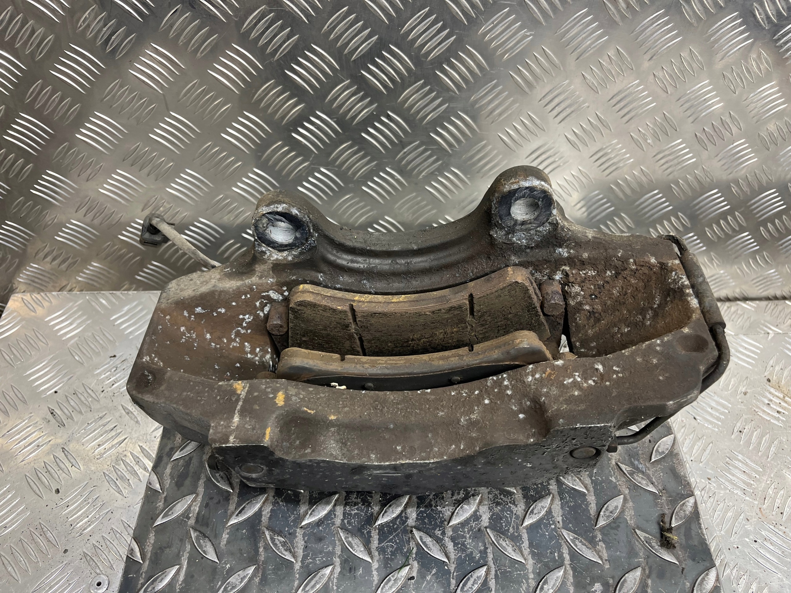 caliper brake left front front AUDI Q7 18ZL