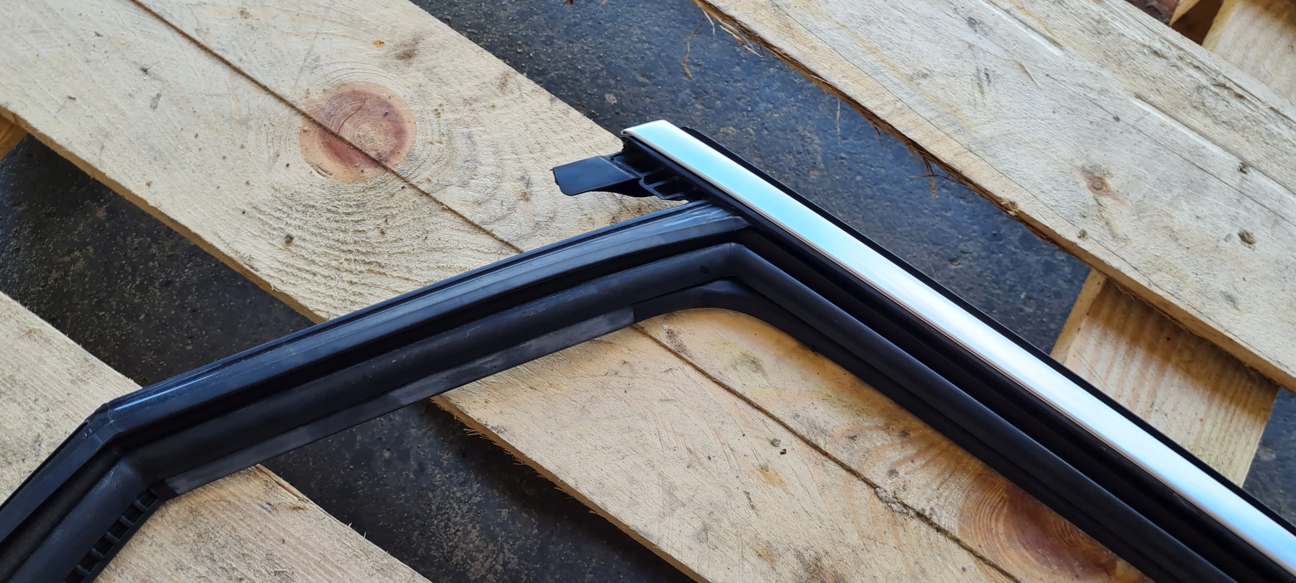 Q5 80A gasket door windows right right rear part SATYNA 80A839432C