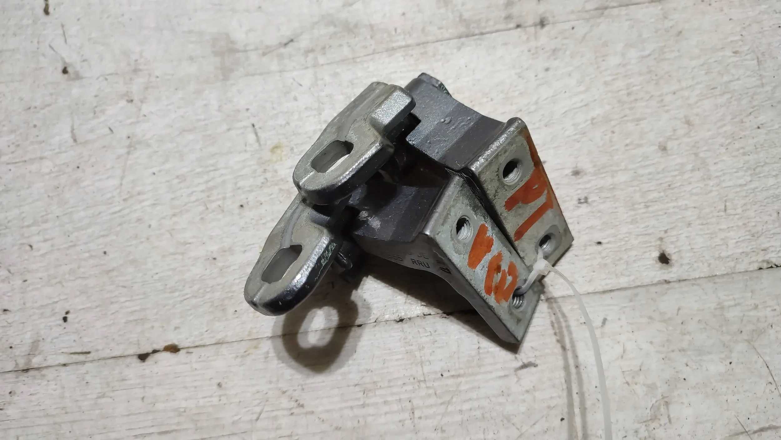 Volvo V40 II 2018r rear part side right hinges door
