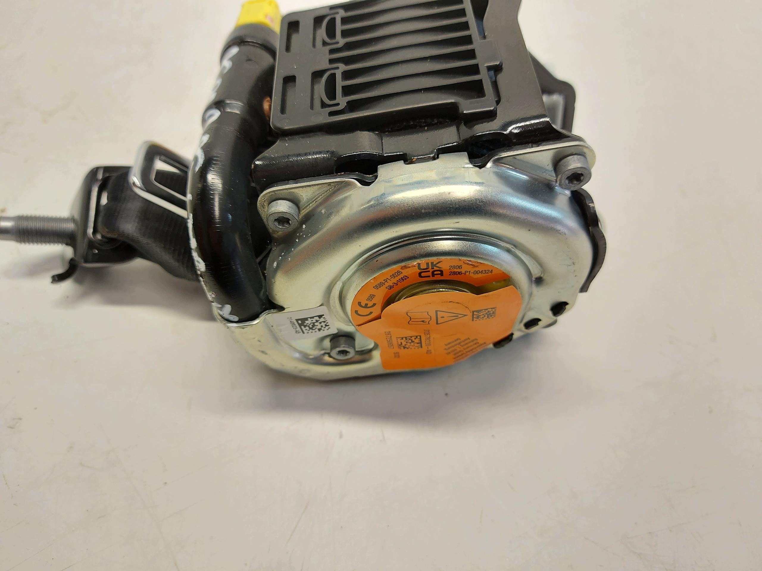 AUDI A5 8B3 B10 AVANT Gurten Sicherheits heck rechts 8B3857806G