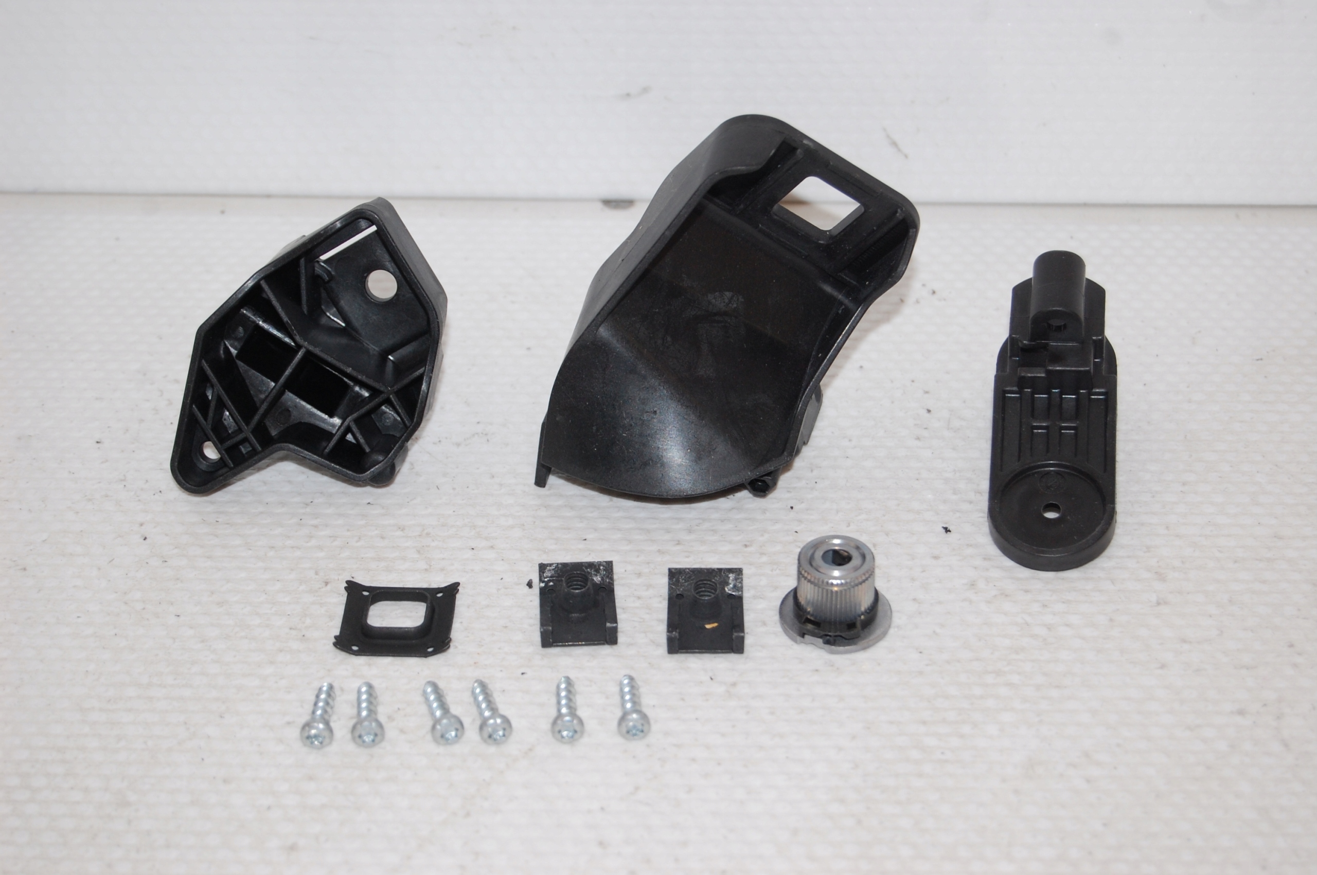 A166820051464 - MERCEDES A166 комплект для ремонта корпуса фар