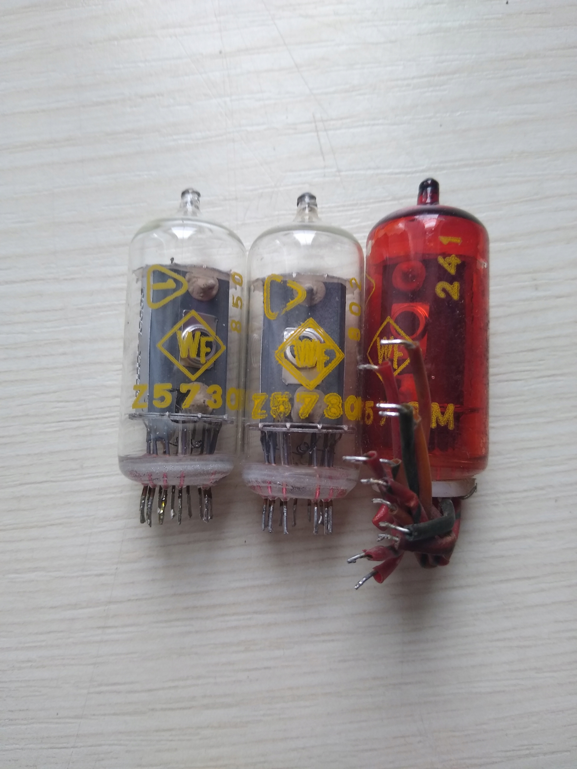 Лампа, NIXIE Z573M