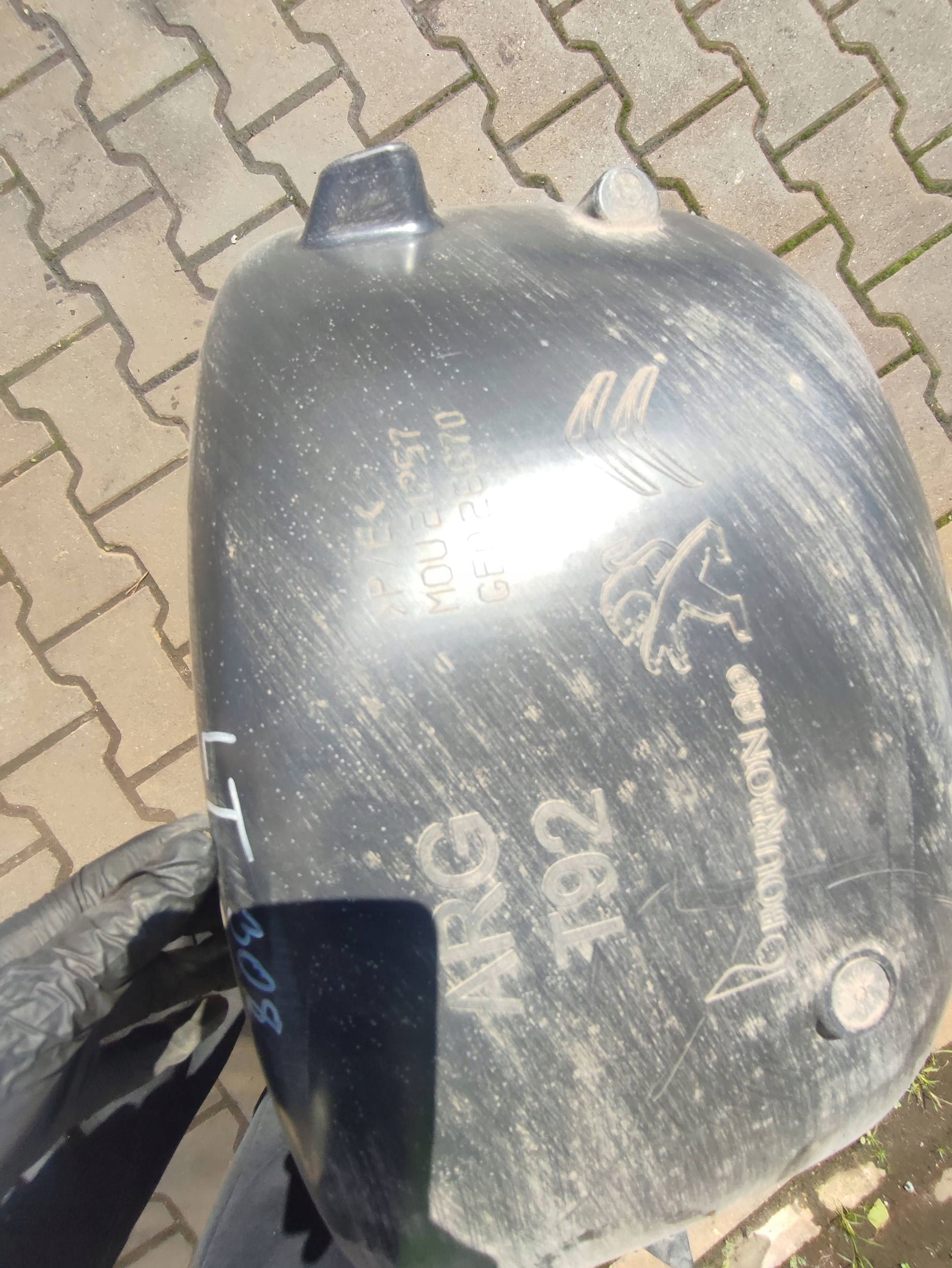 Peugeot 308 2019 rear part side left mudguard rear.