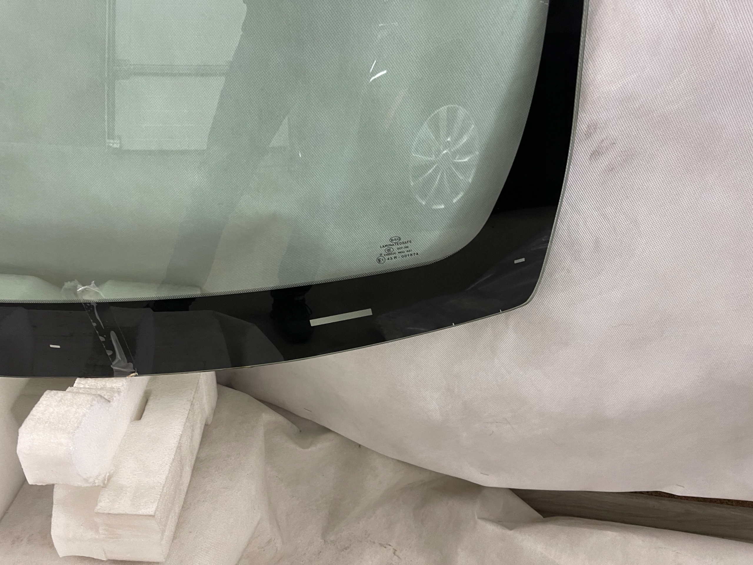 KIA SPORTAGE SZYBA PRZEDNIA SENSOR GRZANA 2010-15 Producent części BSG