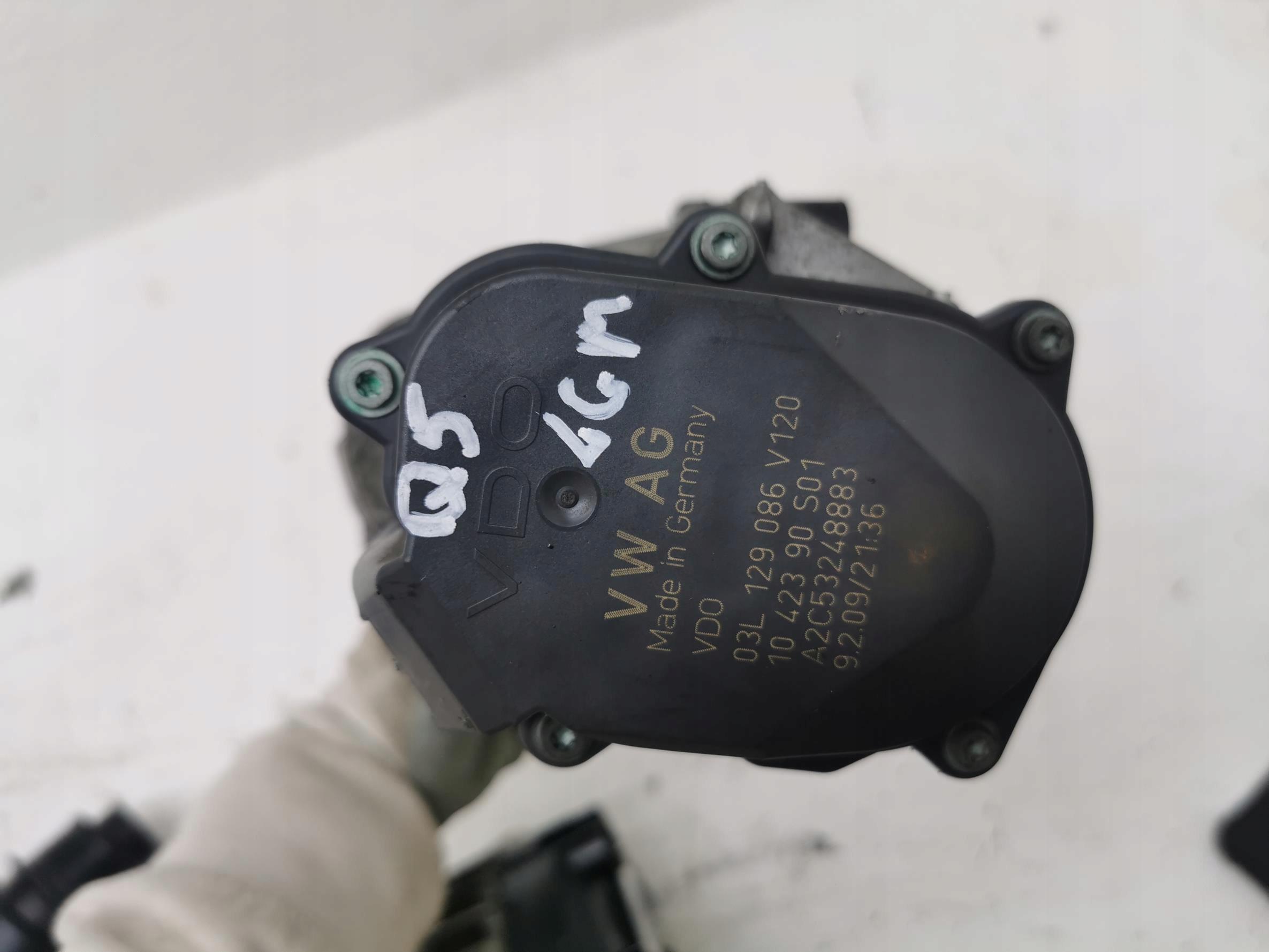 intake manifold AUDI Q5 8R 2.0 TDI 170KM 1024113S