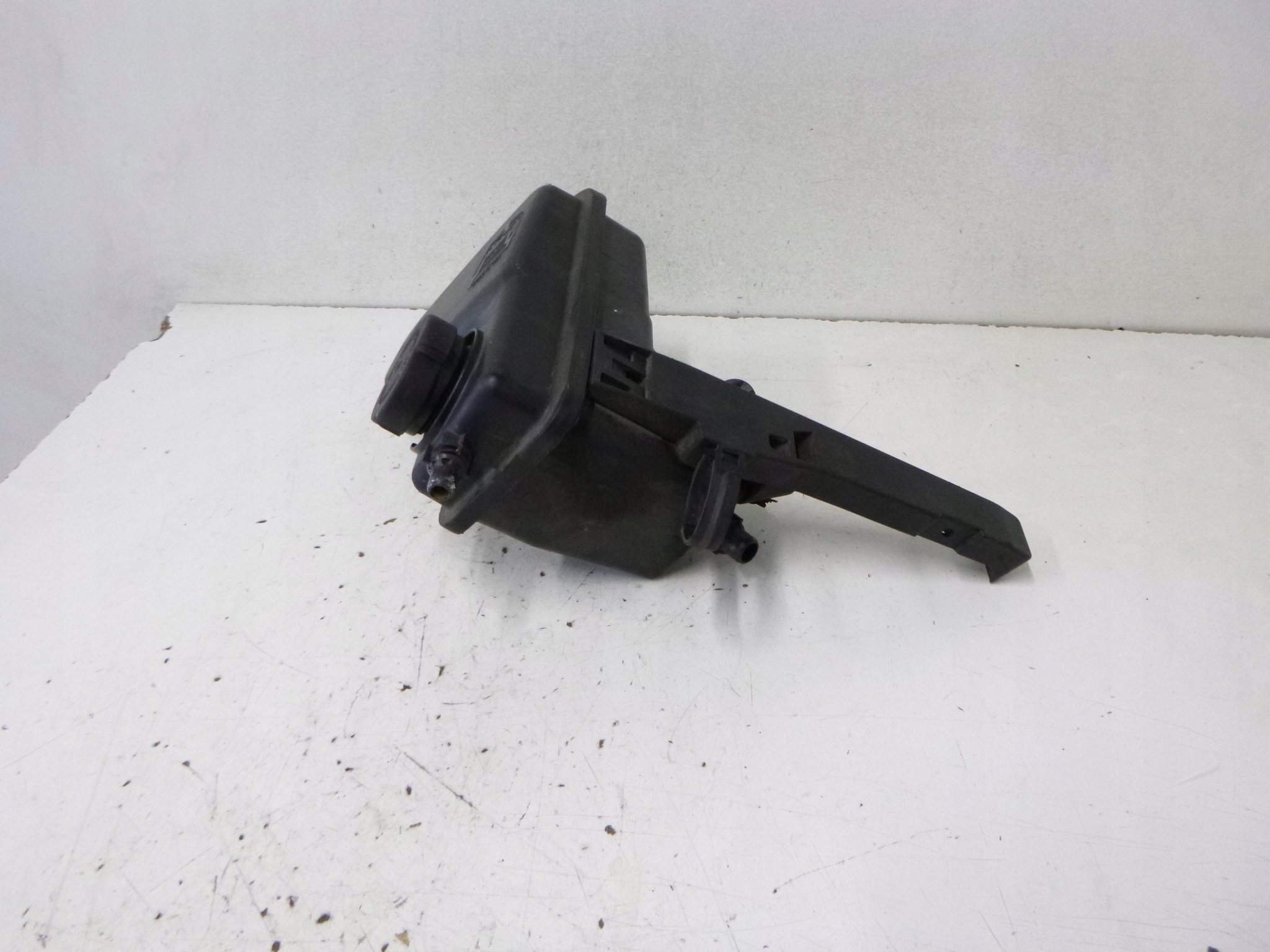 SERBATOIO LIQUIDO SERVOSTERZO BMW E60 E61 2.0D 05R.
