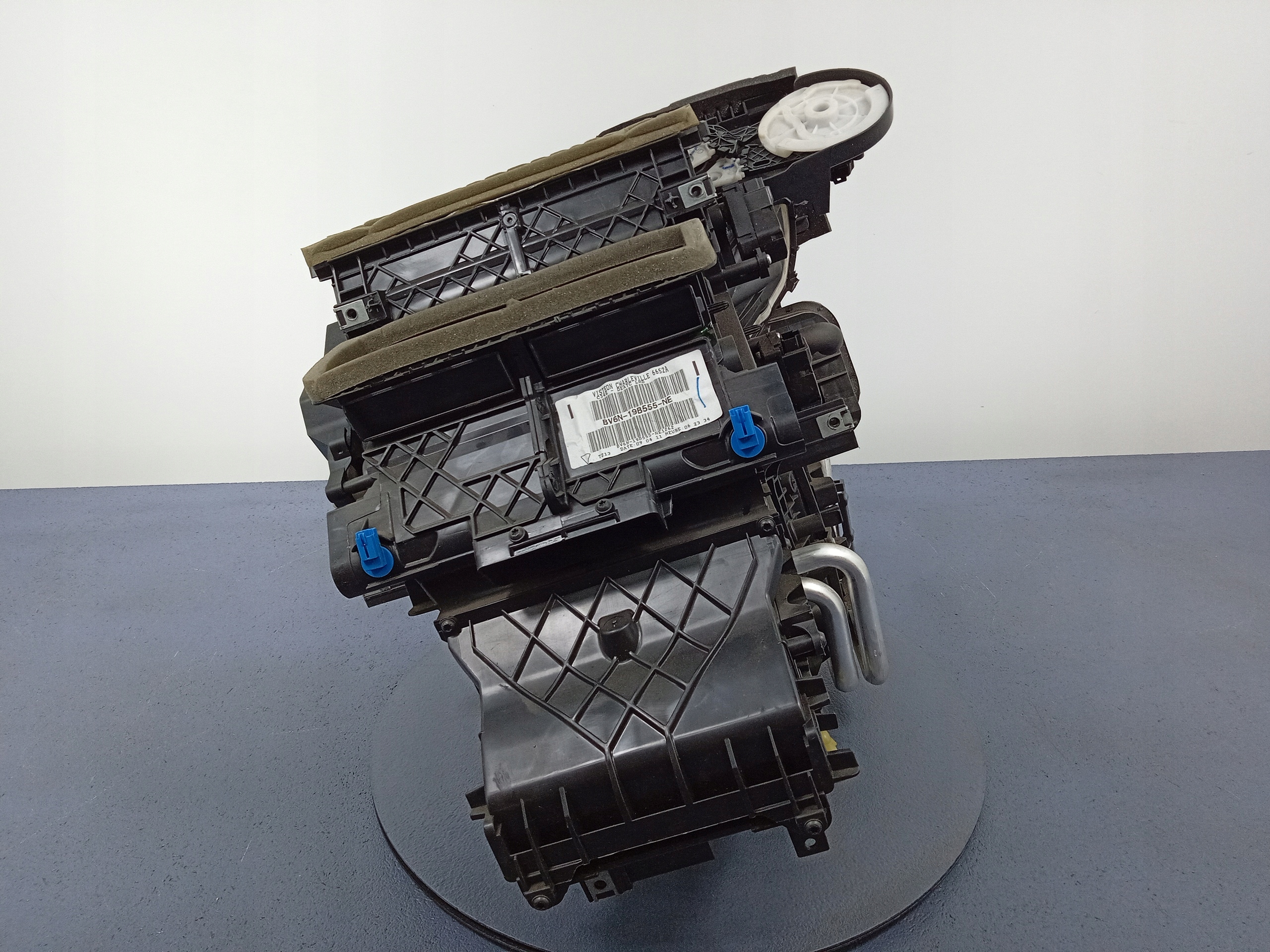 Focus MK3 11- радиатор отопителя корпус европа BV6N19B555NE