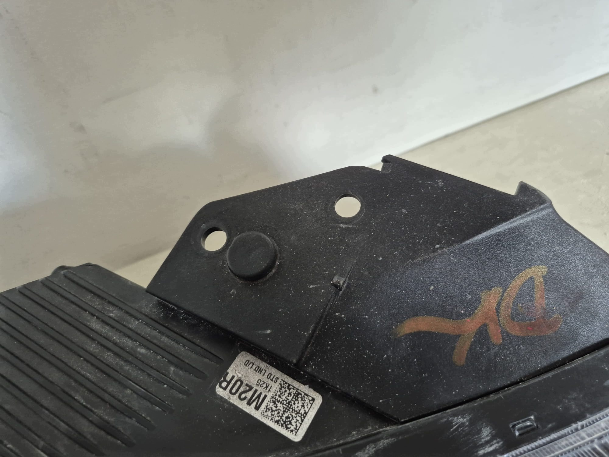 HYUNDAI IONIQ 16- light right front front lens 92102-G2020