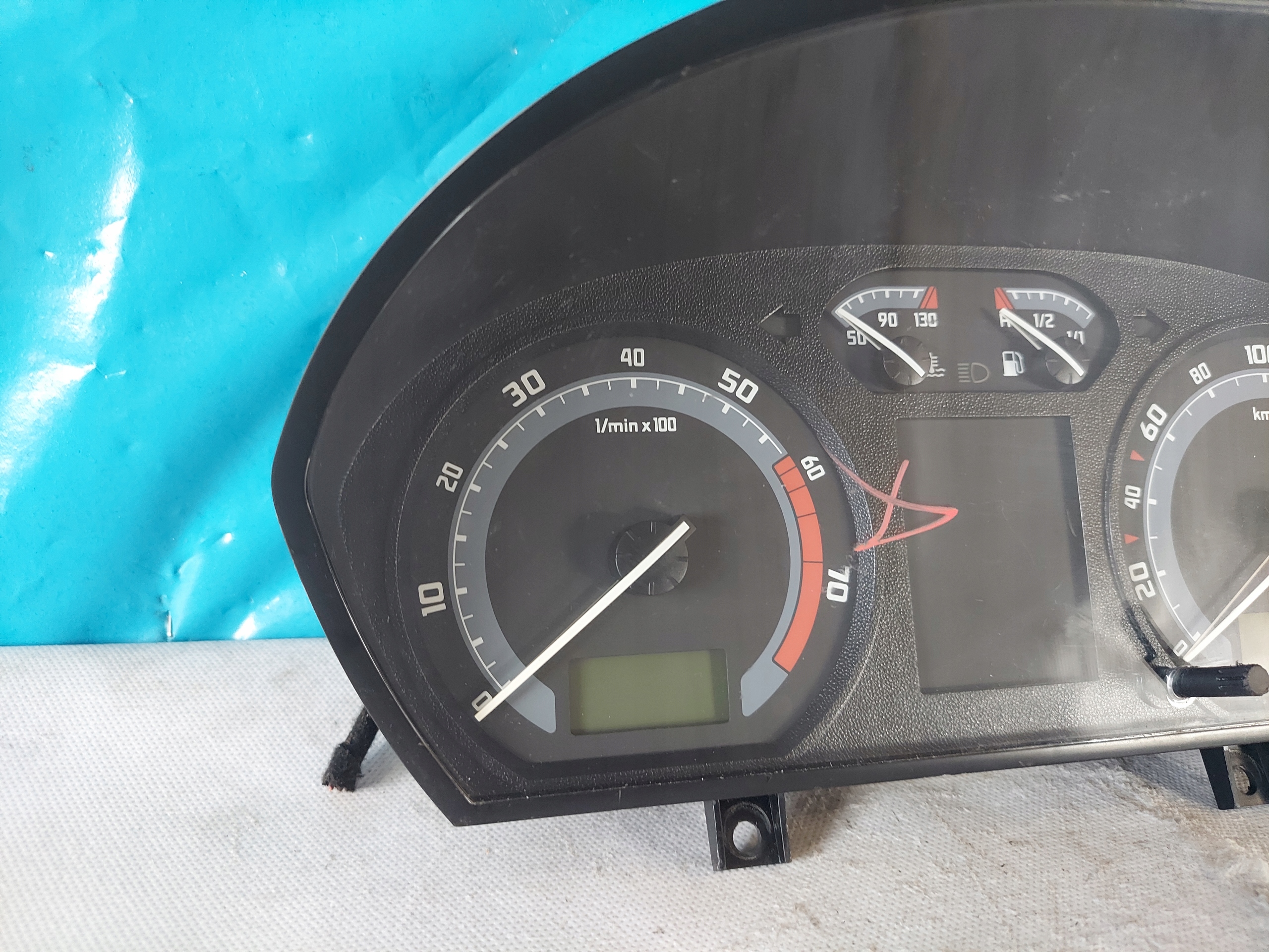 dials clock SKODA FABIA and 1.4 B 6Y0920883L